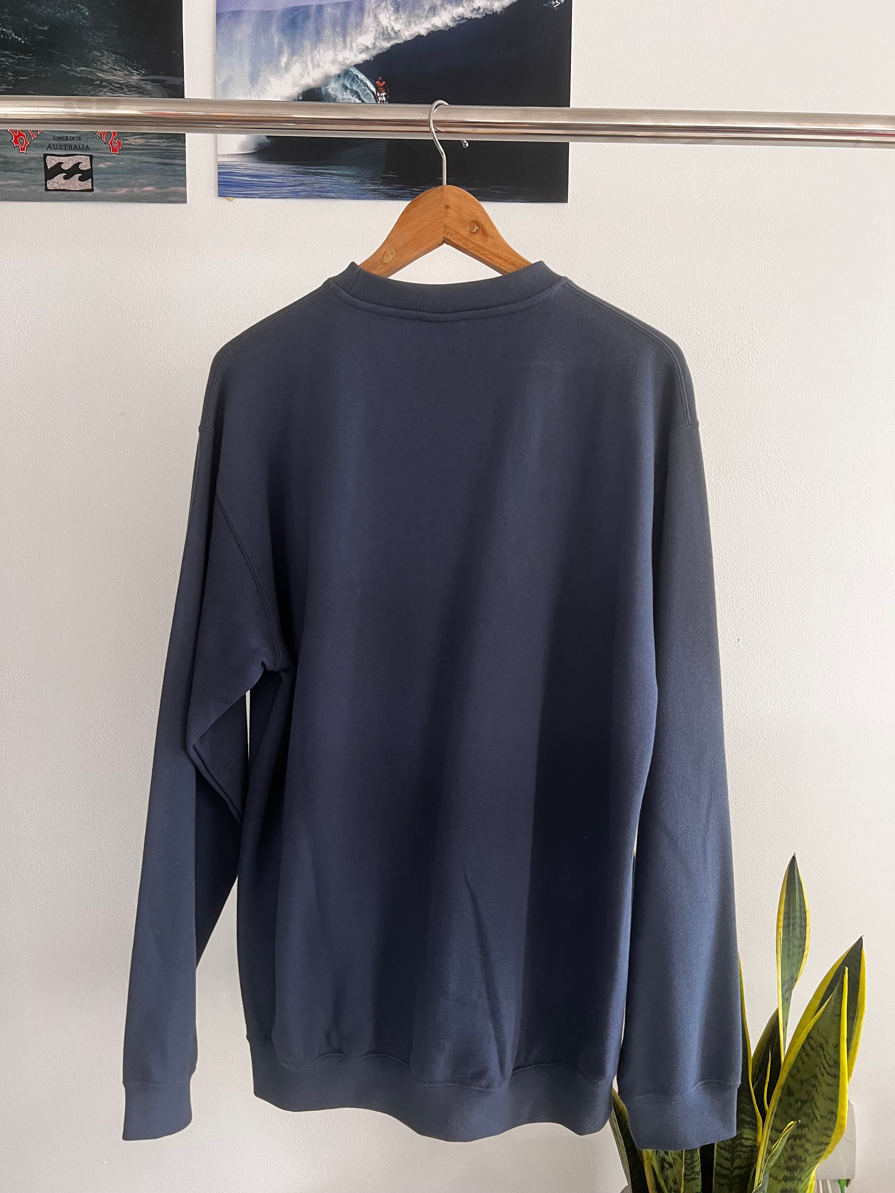 2000’s Billabong Crewneck Navy Embroidered Logo (M) DEADSTOCK