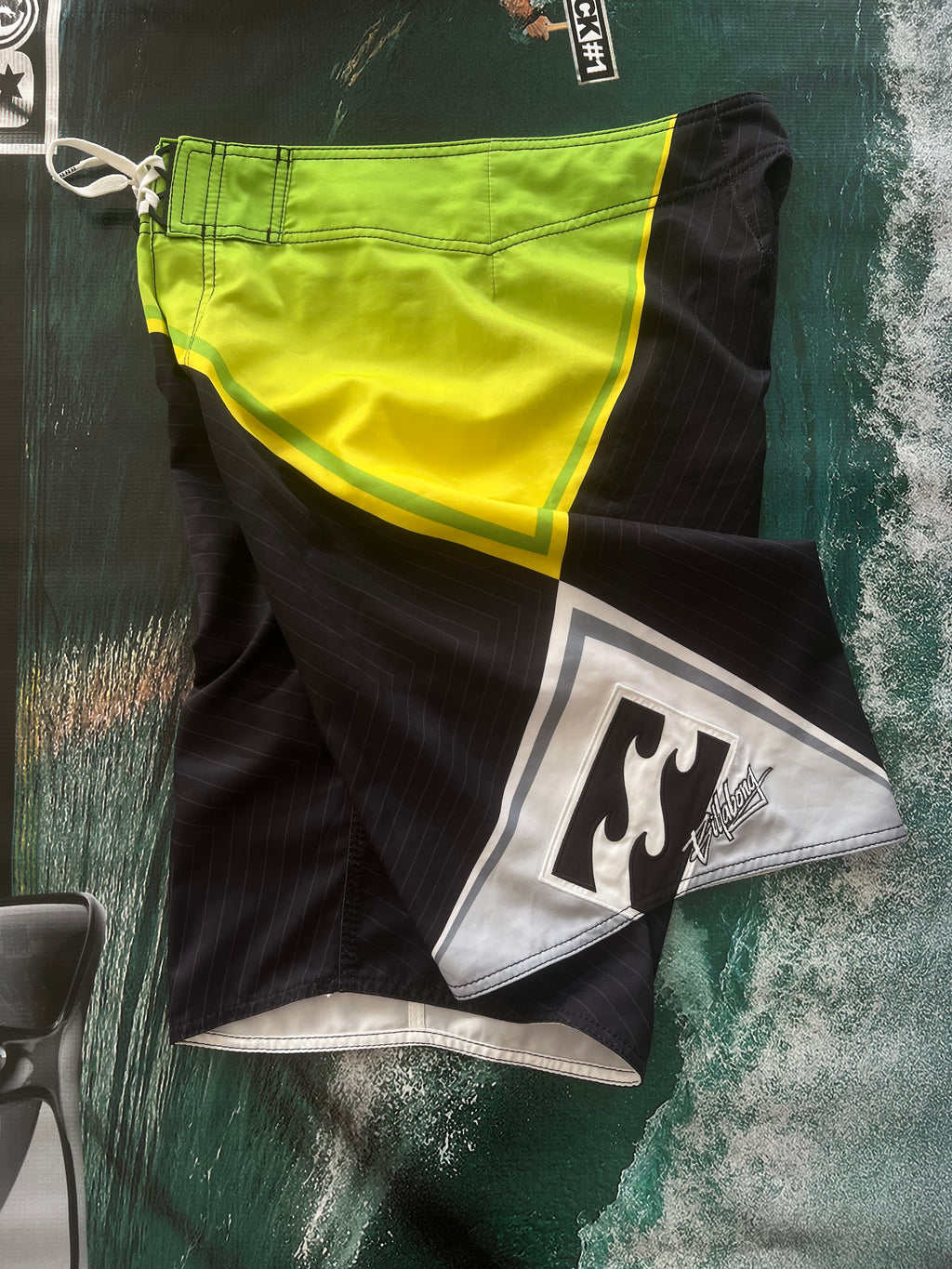 Y2K Billabong "Andy Irons - Prism Signature Series" Boardshorts (30")