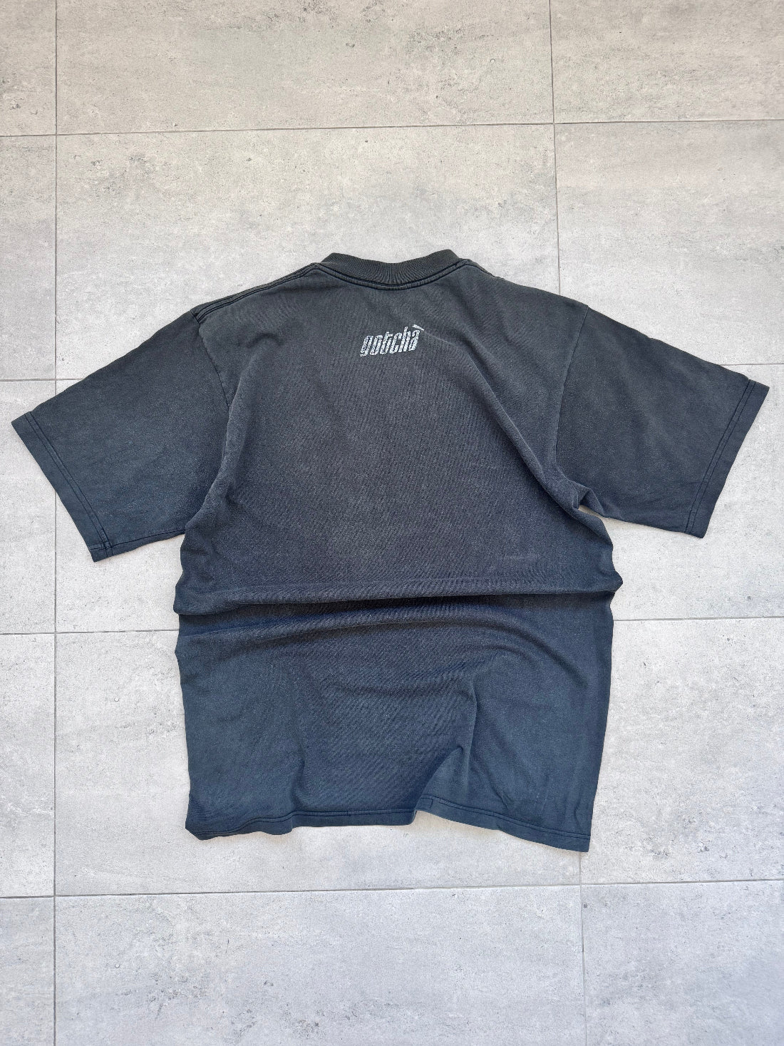 Vintage 90s Gotcha surf t-shirt, faded grey - graphic detail