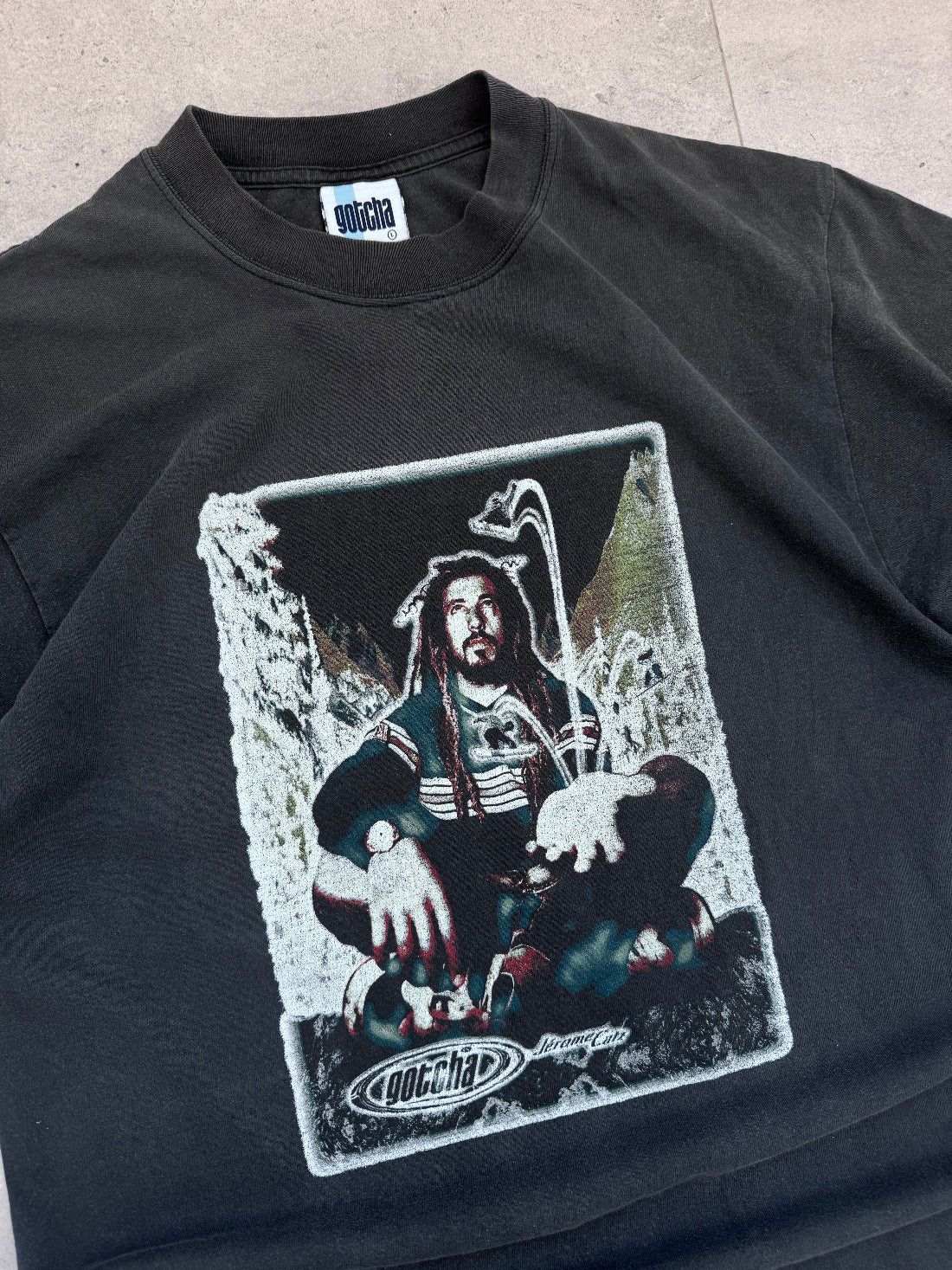 Vintage 90s Gotcha surf t-shirt, faded grey, size L - back