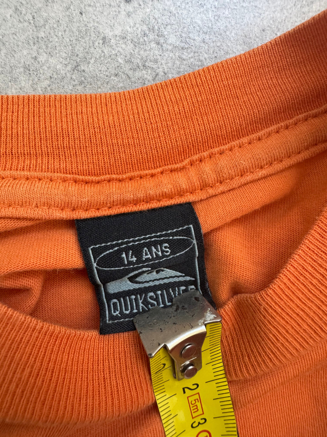 Vintage Y2K Quiksilver surf t-shirt, orange - label detail