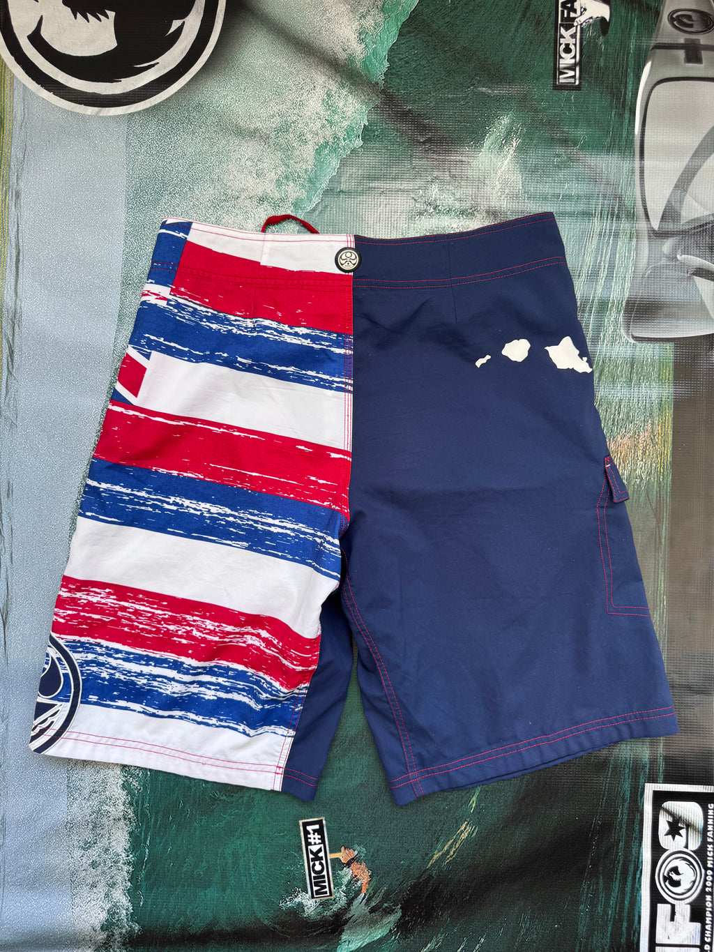 Y2K HIC boardshorts navy/red/white size 31 – back view