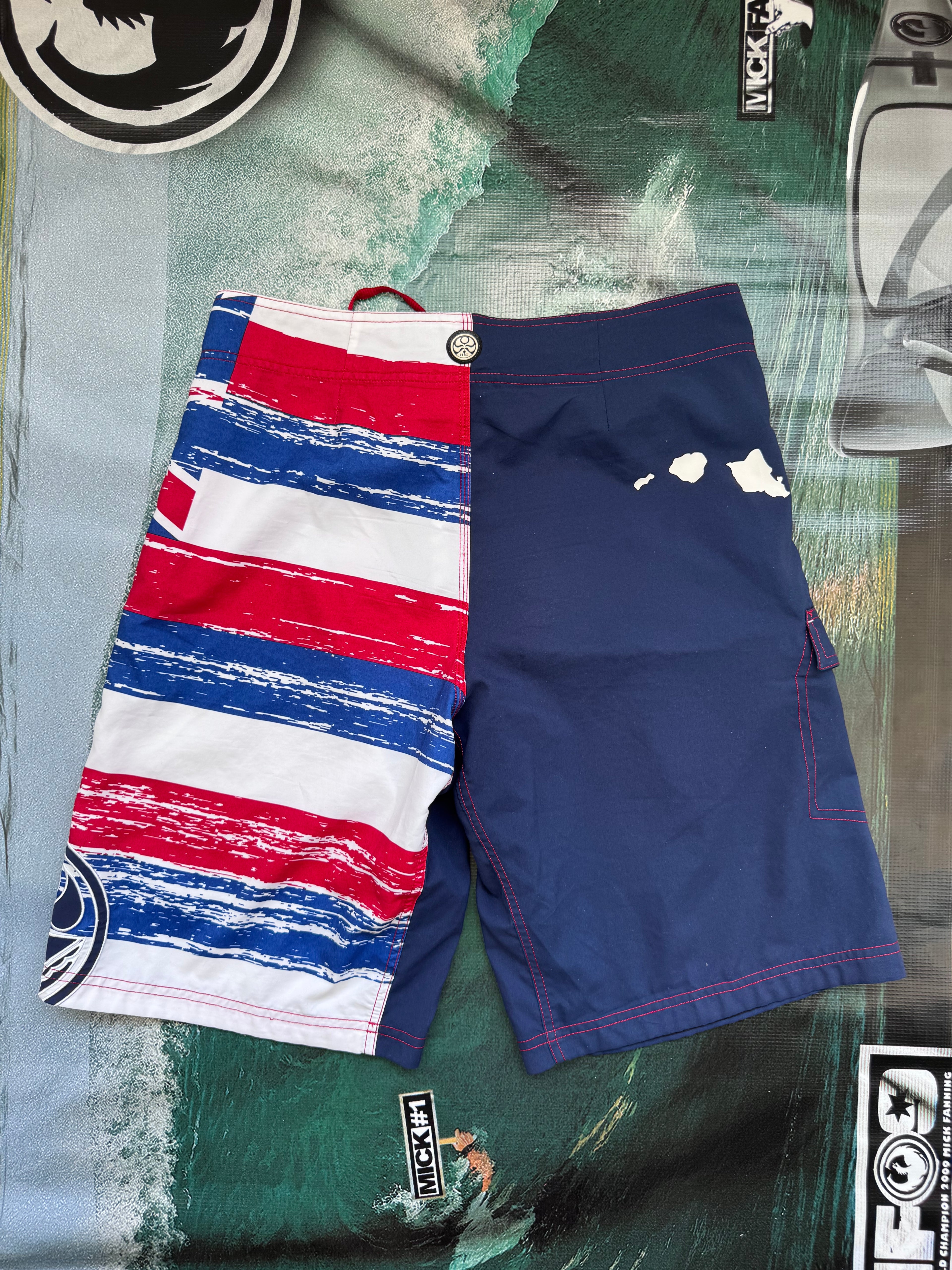 Y2K HIC boardshorts navy/red/white size 31 – back view