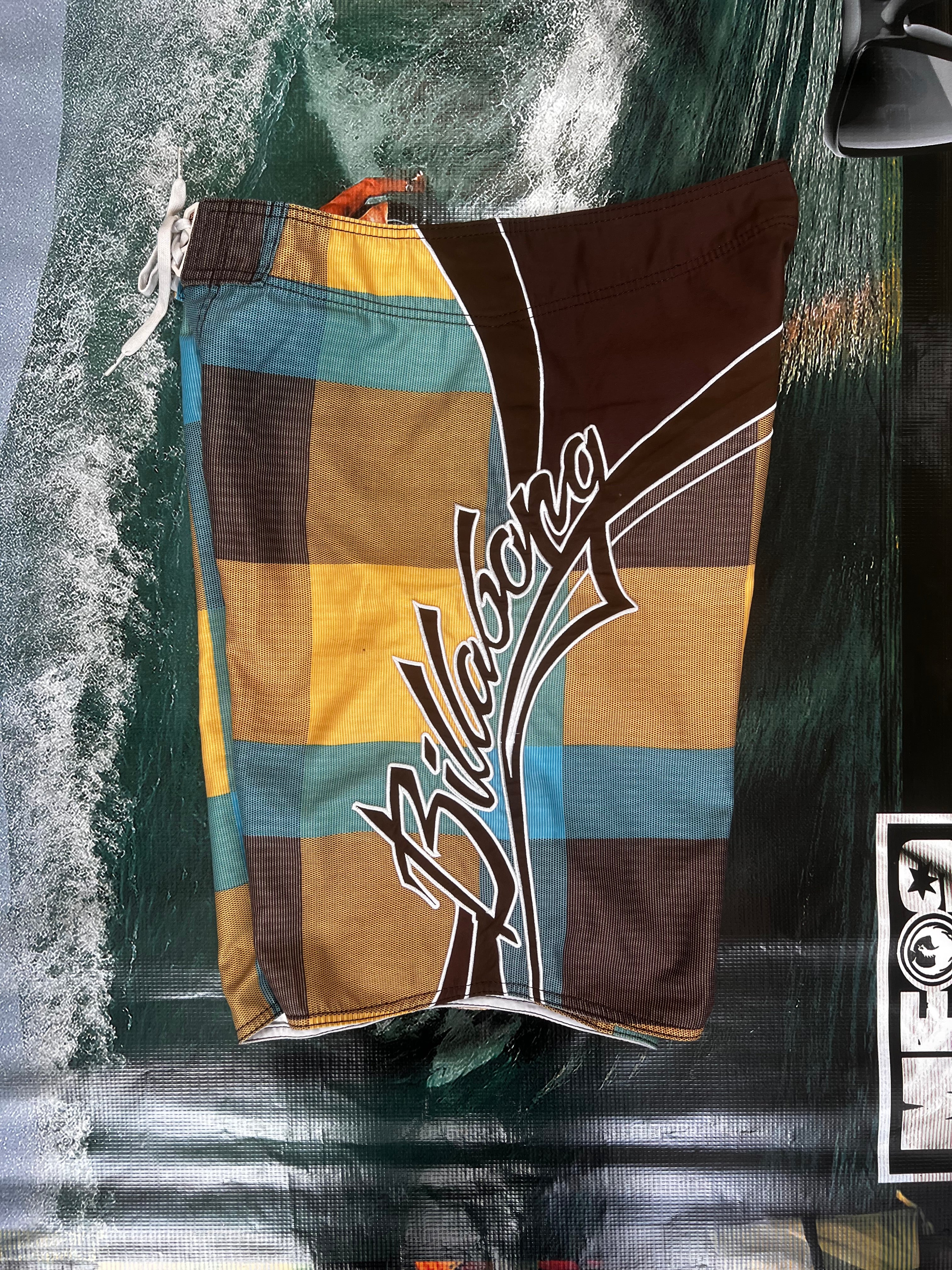 Y2K BILLABONG MARK OCCHILUPO SIGNATURE BOARDIES (33)