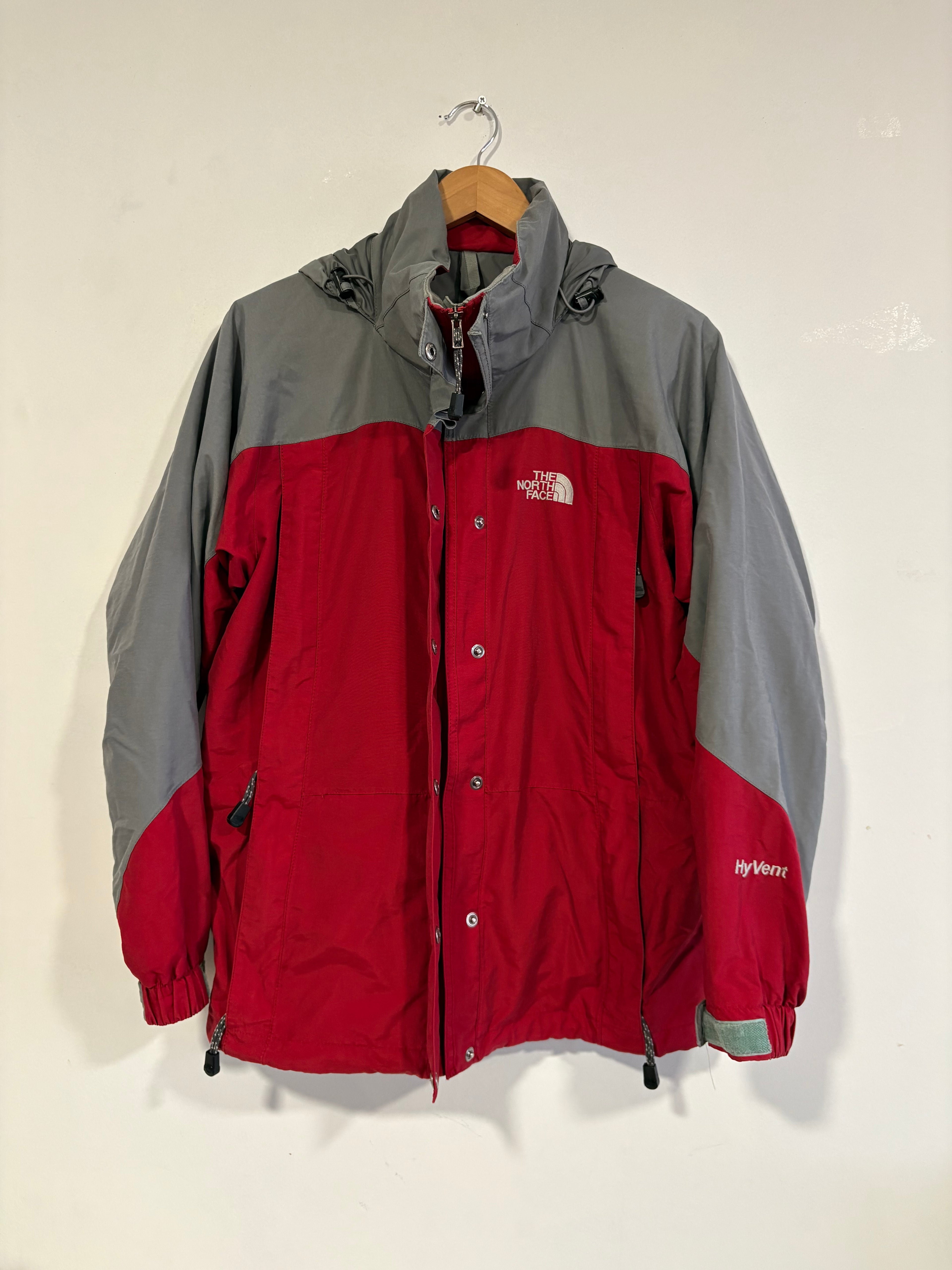 2000’s The North Face HyVent Jacket Red Size S