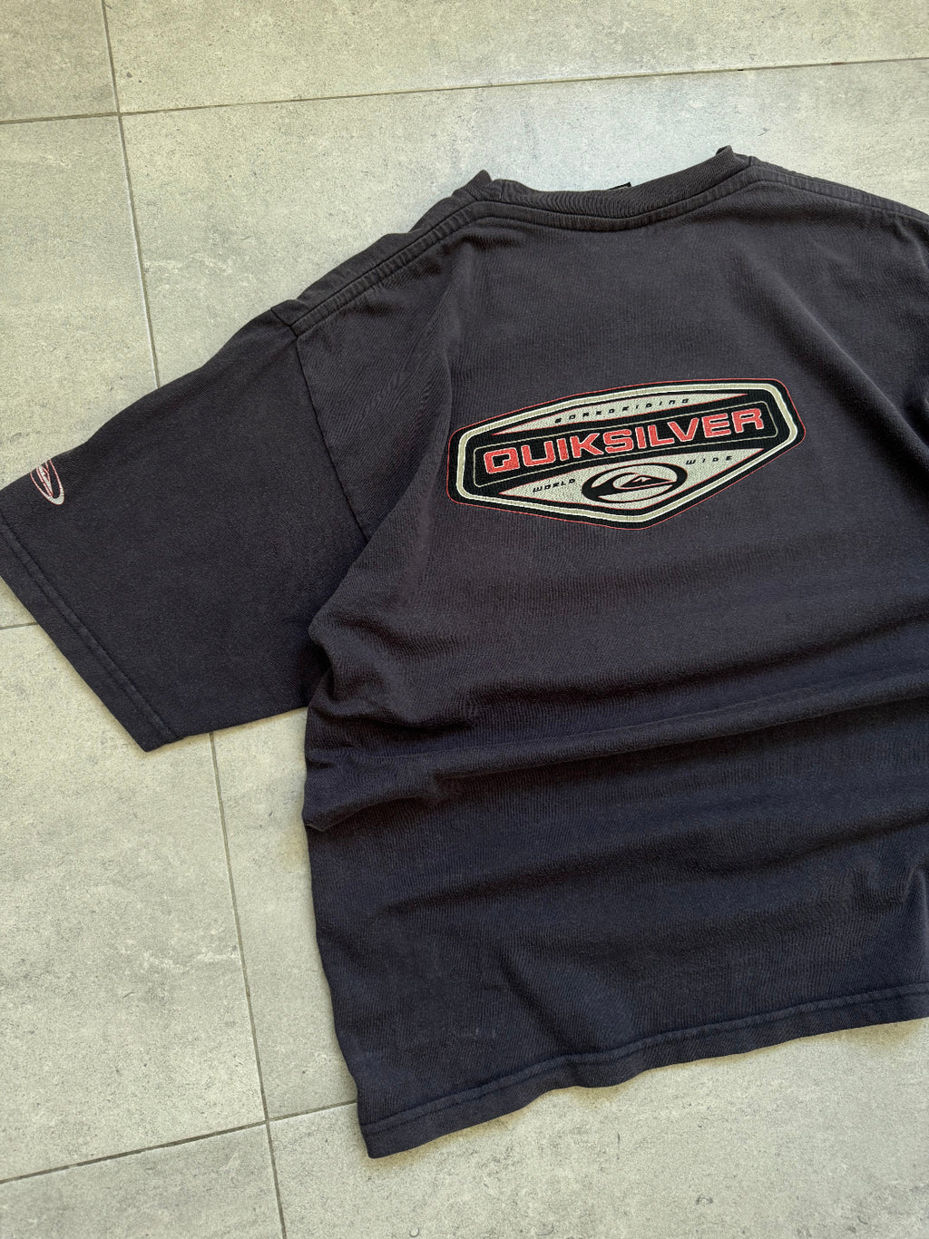 Vintage Y2K Quiksilver t-shirt, dark navy, size S - front