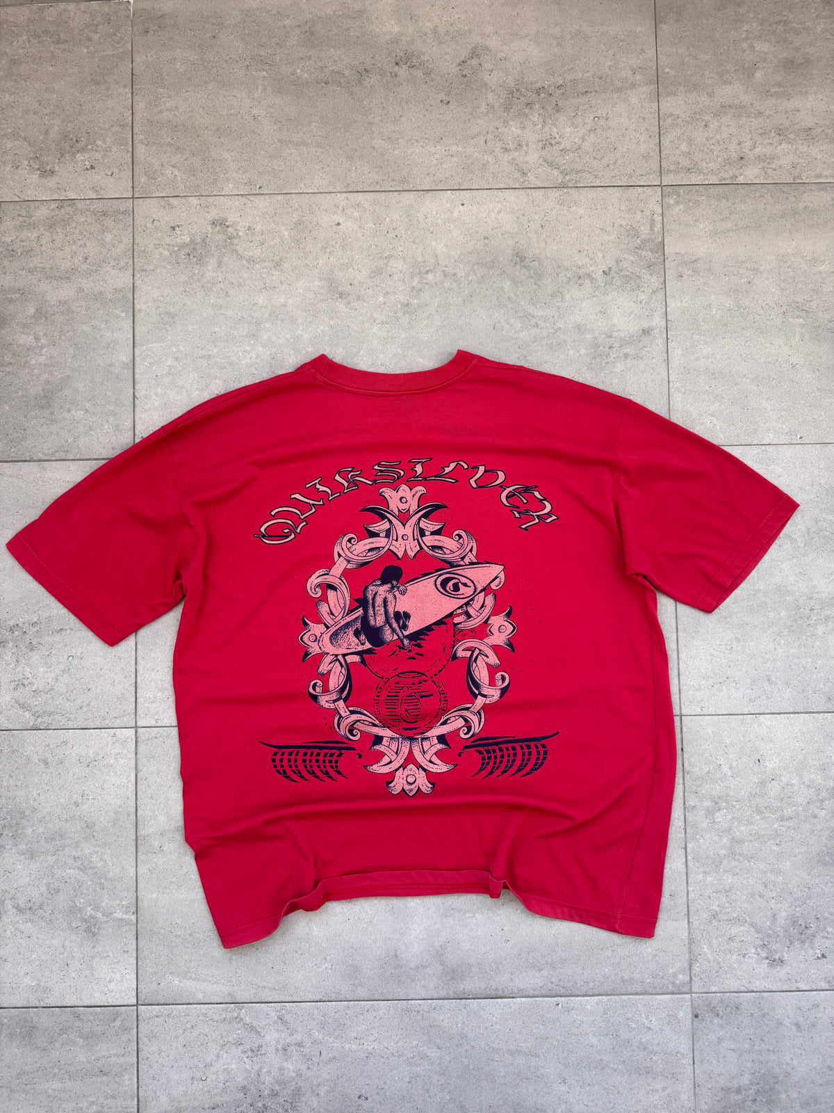 Vintage 90s Quiksilver t-shirt, red, size M - front