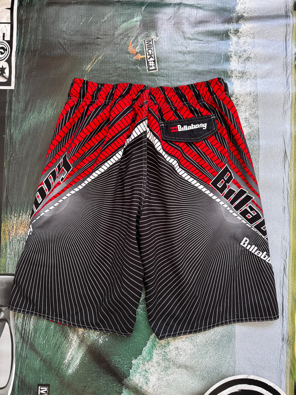 Vintage Y2K Billabong boardshorts, logo detail