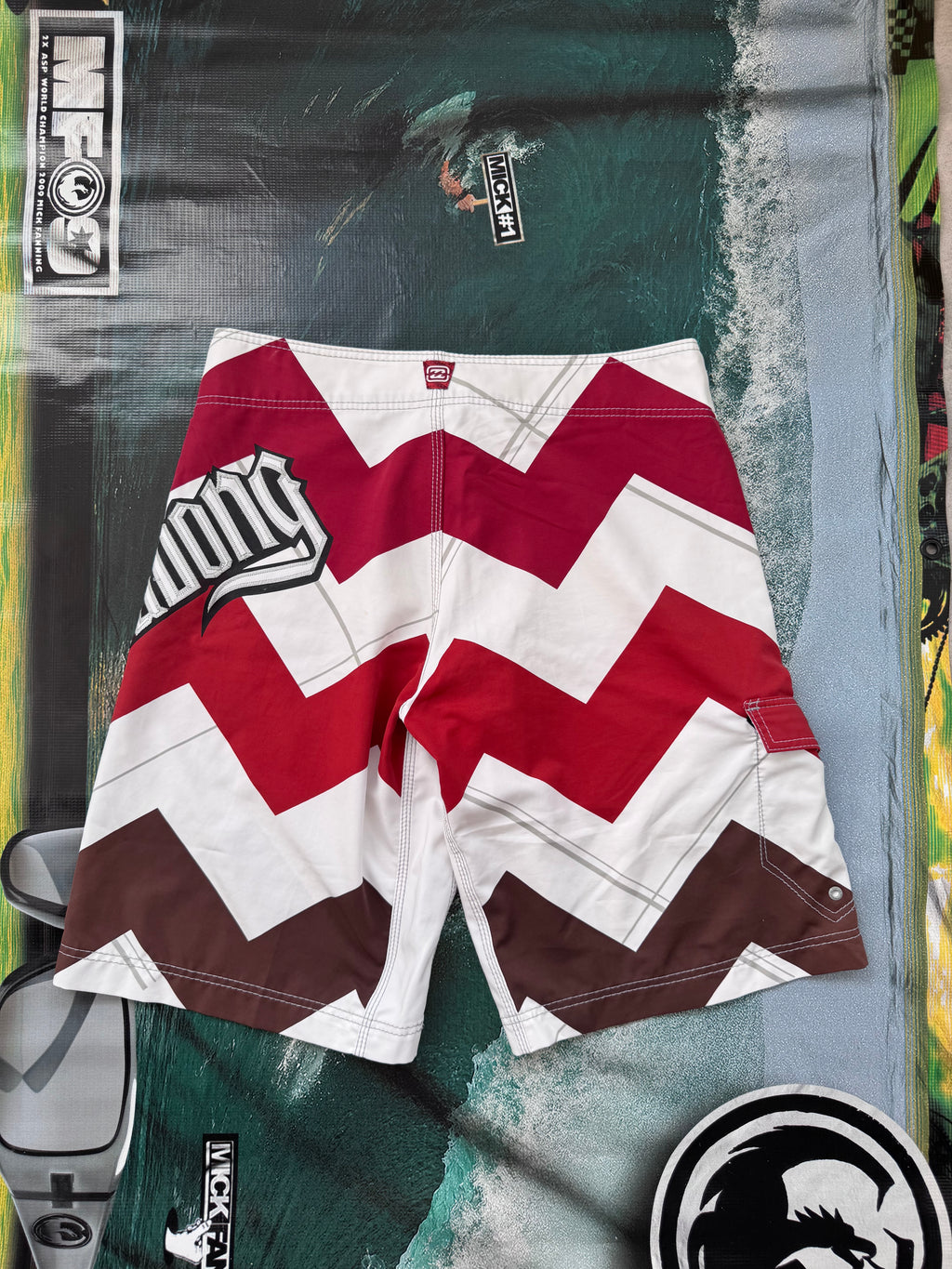 Y2K Billabong Joel Parkinson boardshorts white/red/brown size 34 – detail view