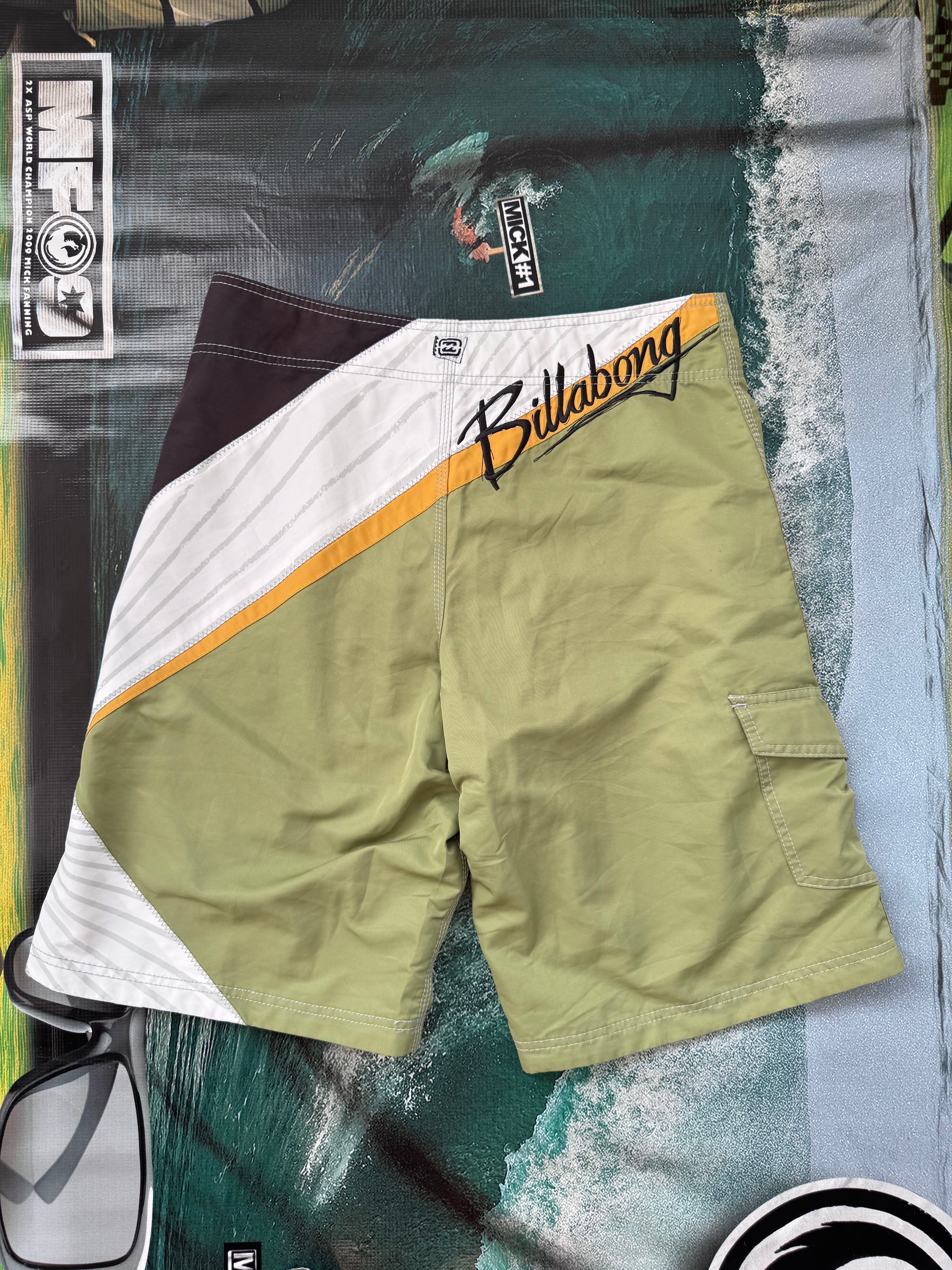 Y2K Billabong boardshorts green/white size 34 – detail view