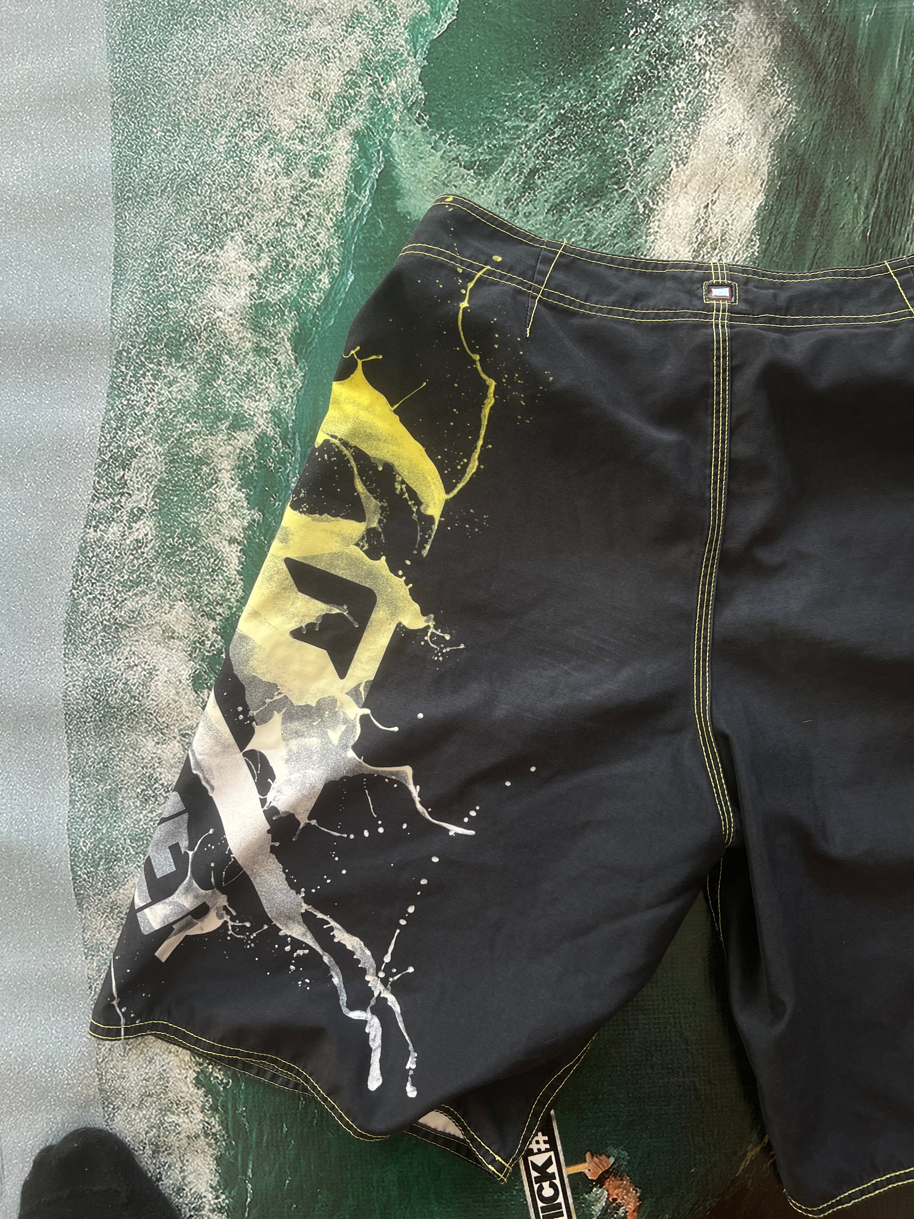 Y2K Quiksilver Boardshorts (16Y)