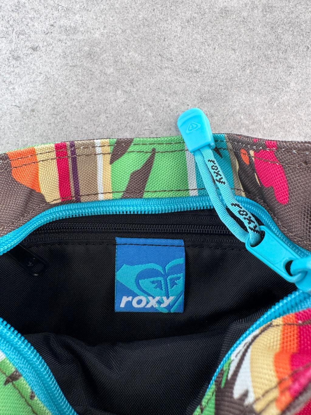 Y2K Roxy bag brown/multicolor – close-up
