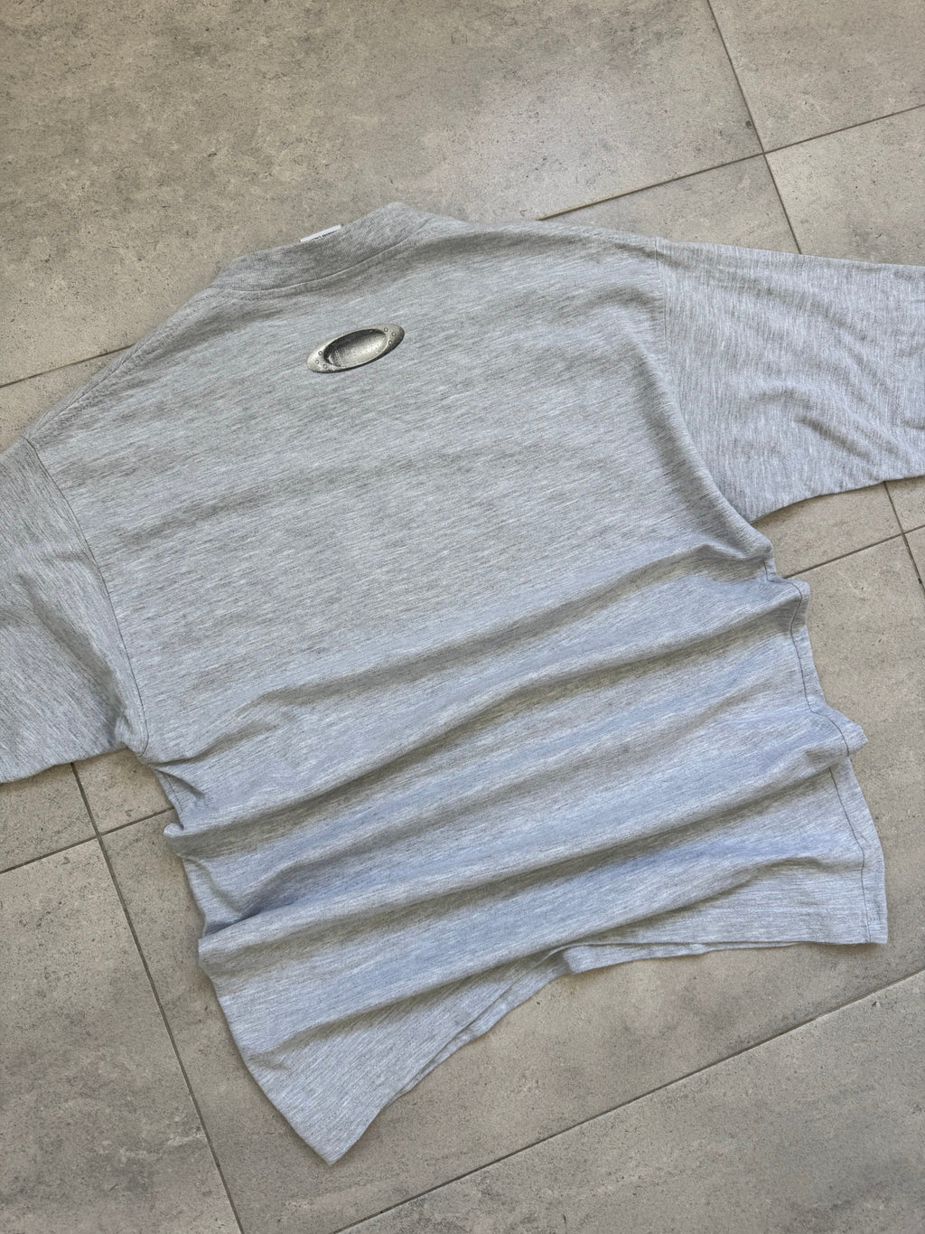 Vintage 2000s Oakley t-shirt, grey - label detail