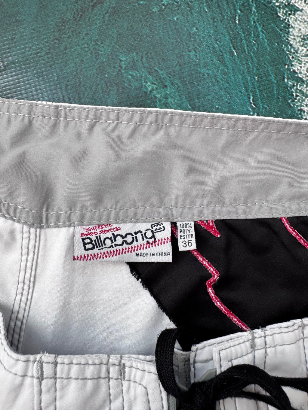 Y2K Billabong boardshorts white size 36 – detail view