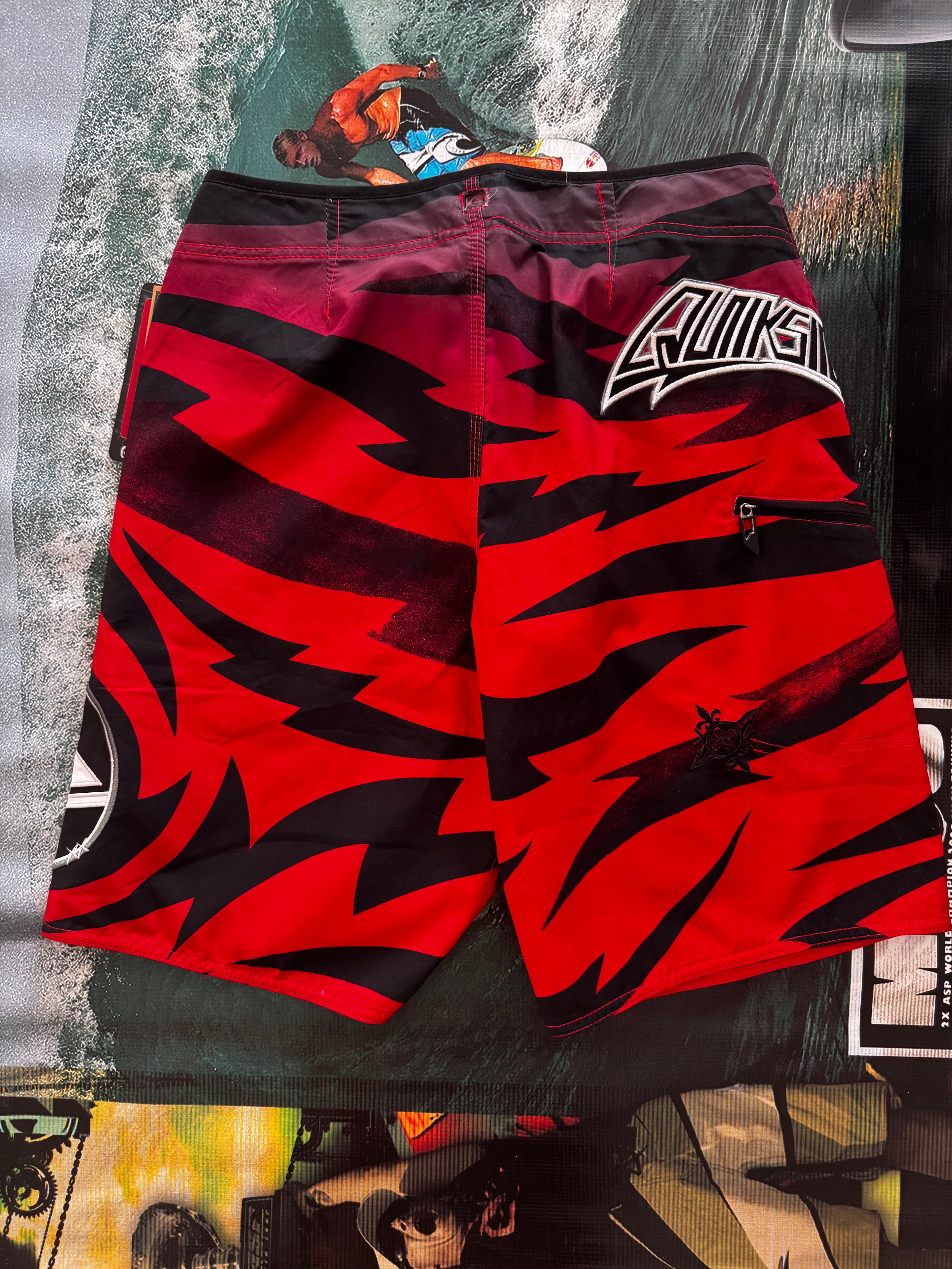 Y2K Quiksilver boardshorts logo — rare brand new vintage surfwear
