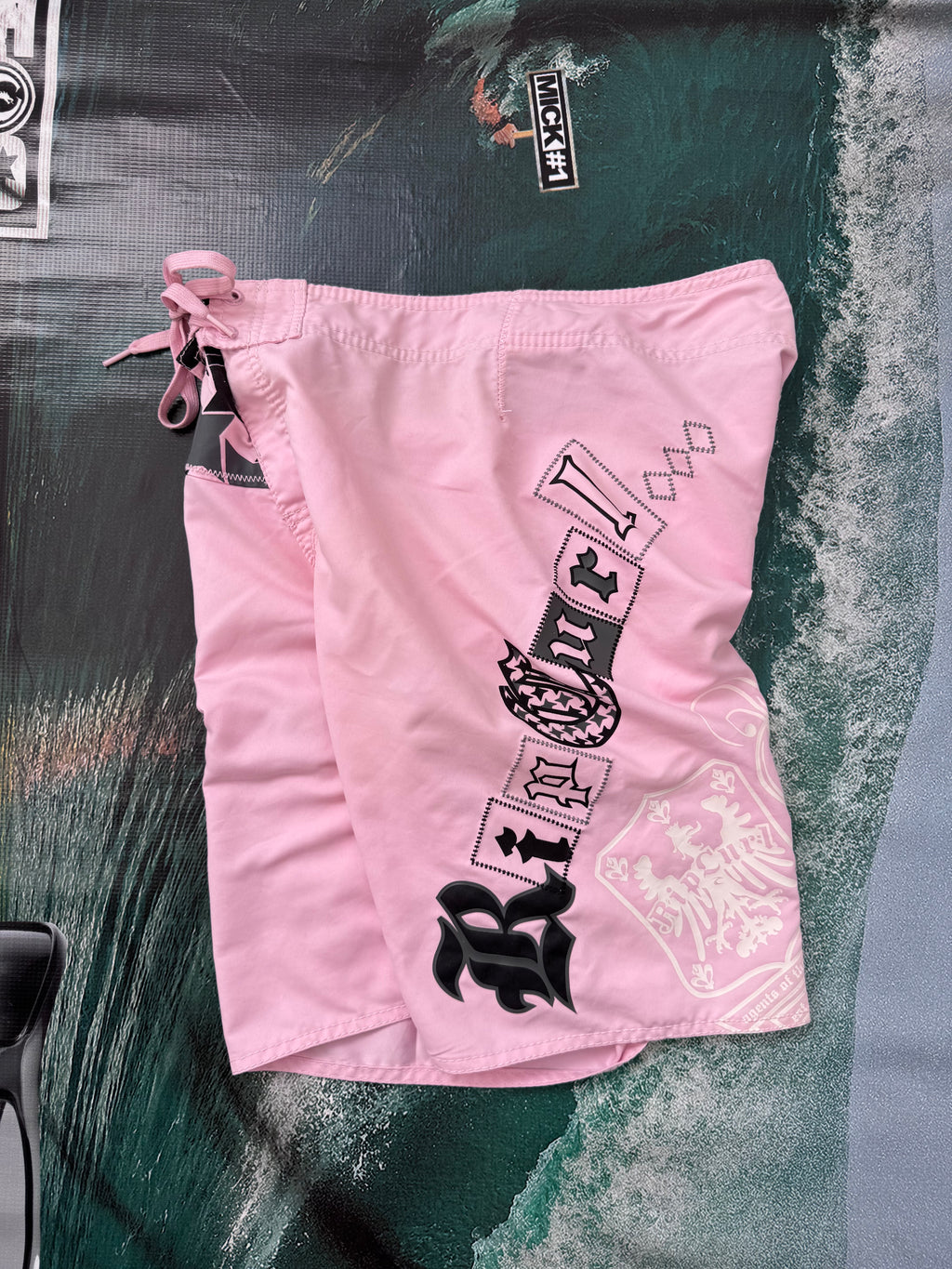 Y2K Rip Curl Opium boardshorts pink/black size 30 – back view