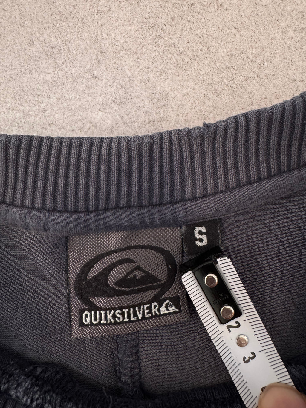 90s Quiksilver vintage sweatshirt in grey and navy, size S - detail view