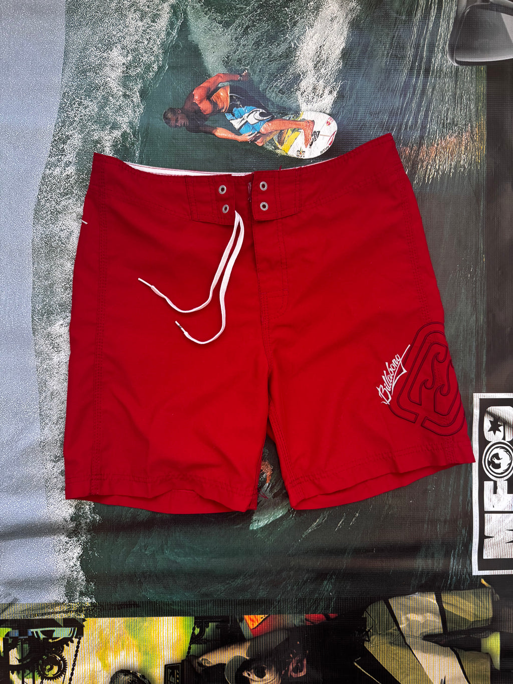 Y2K Billabong boardshorts waist 32 — vintage surf boardies — Backwash VTG