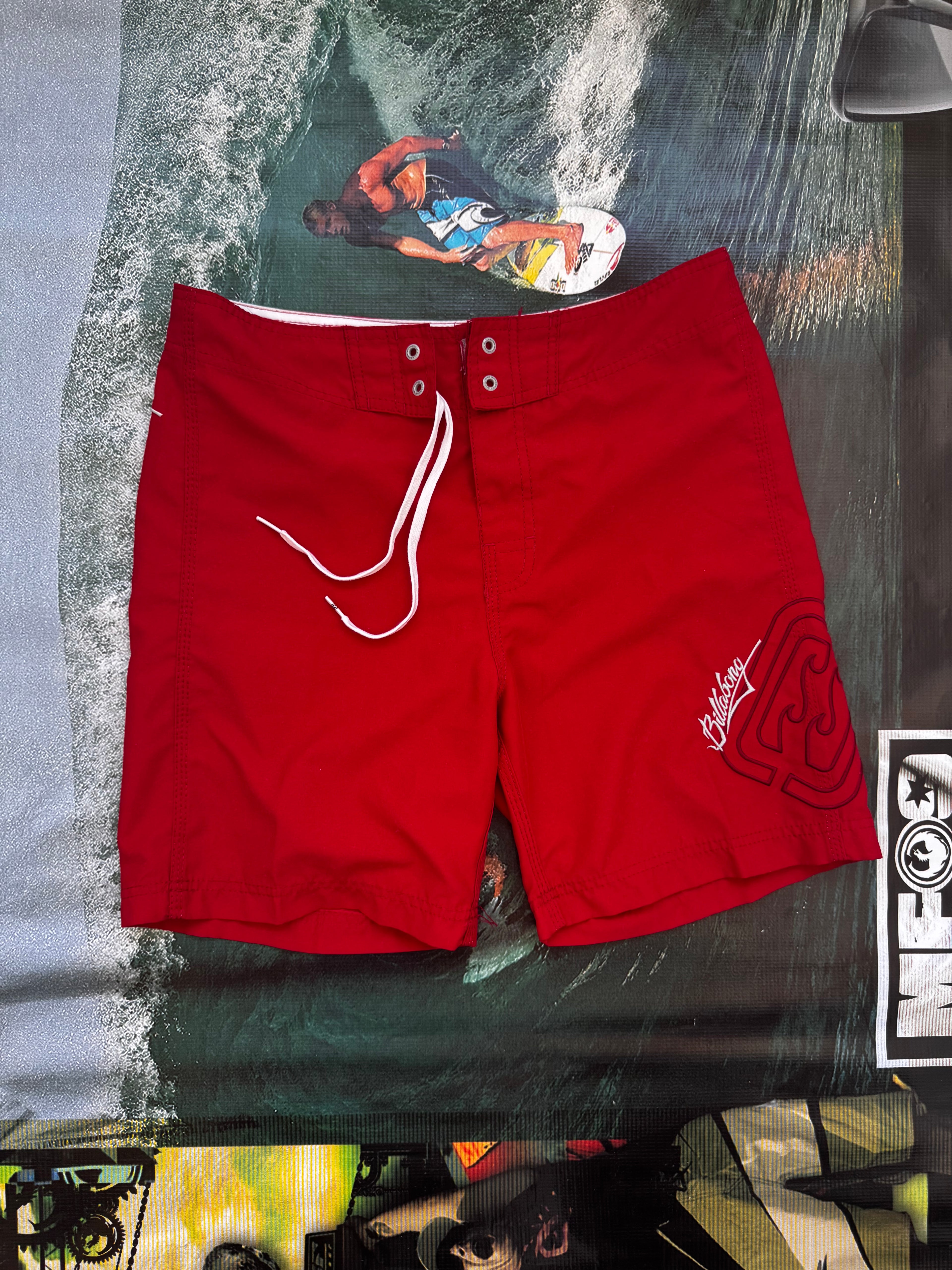 Y2K Billabong boardshorts waist 32 — vintage surf boardies — Backwash VTG