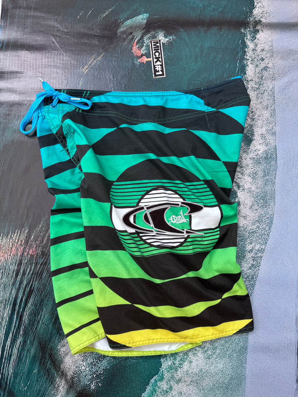 Y2K O'Neill John John Florence boardshorts blue/green/black size 33 – back view