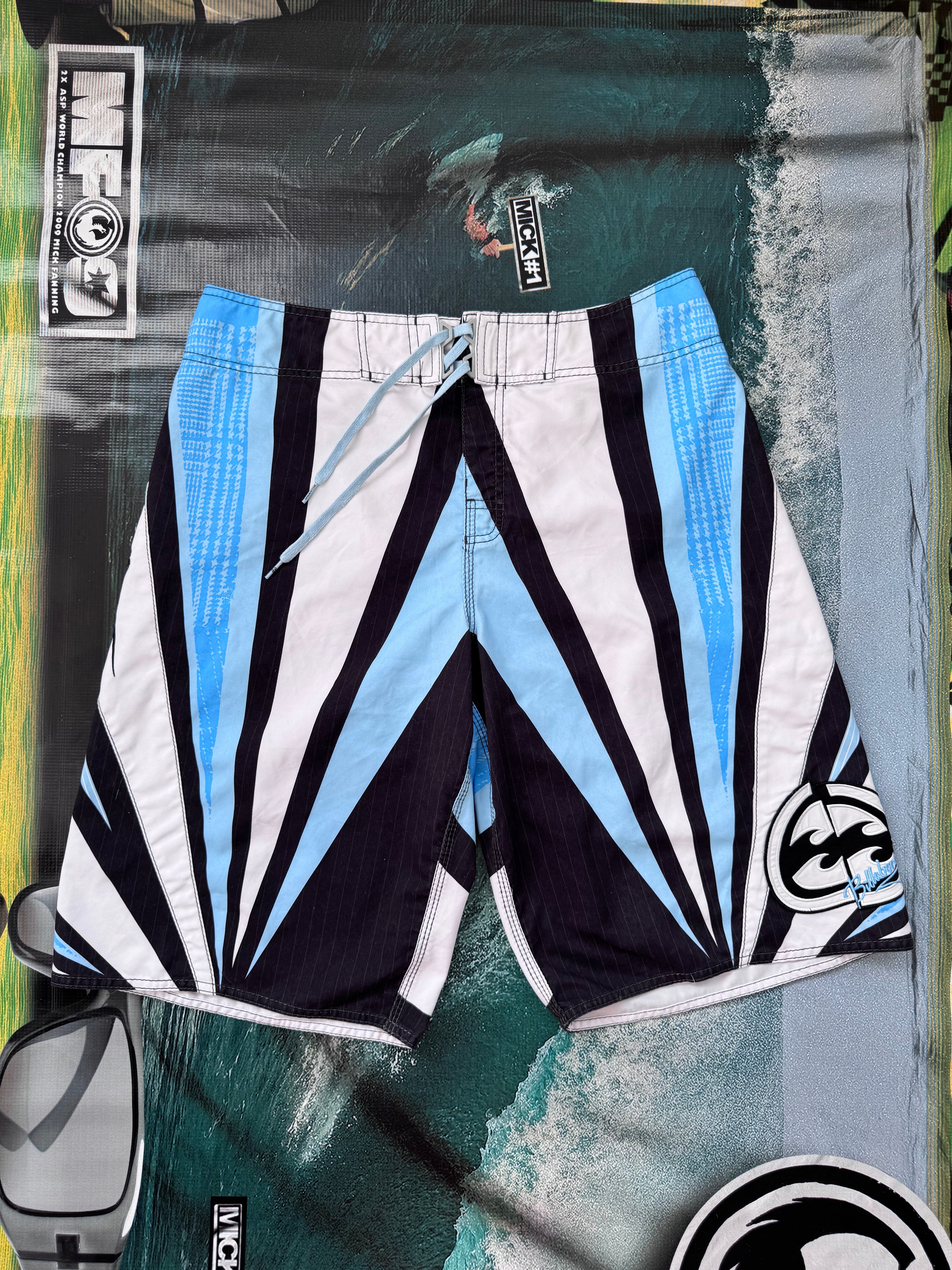 Y2K Billabong Andy Irons boardshorts blue/white/black size 34 – front view