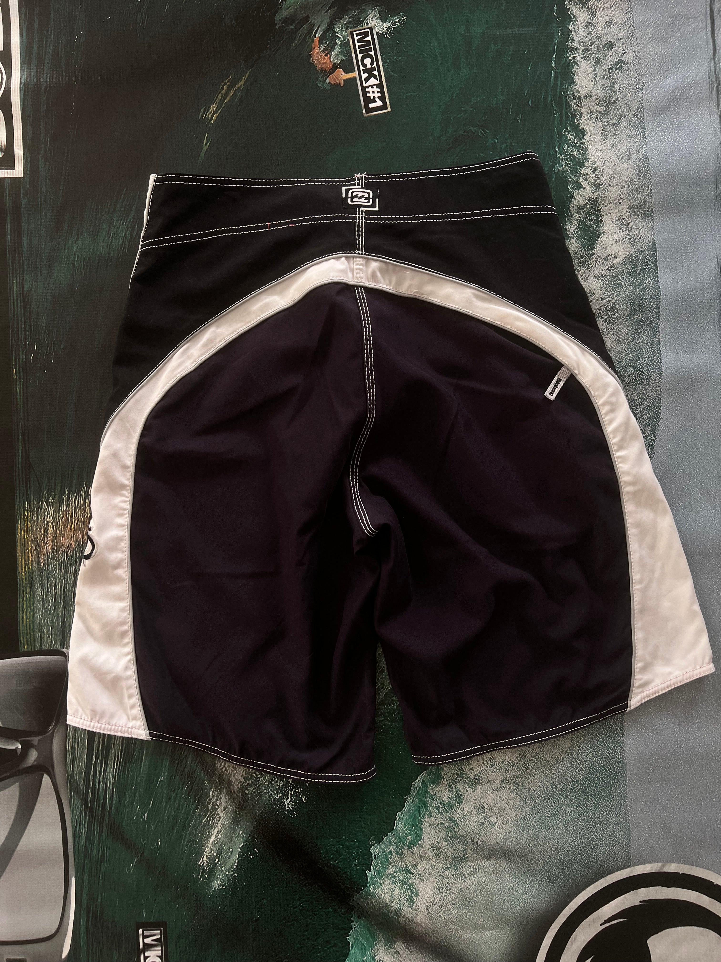 Y2K Billabong "Andy Irons - Kauai Signature Series" Boardshorts (30)