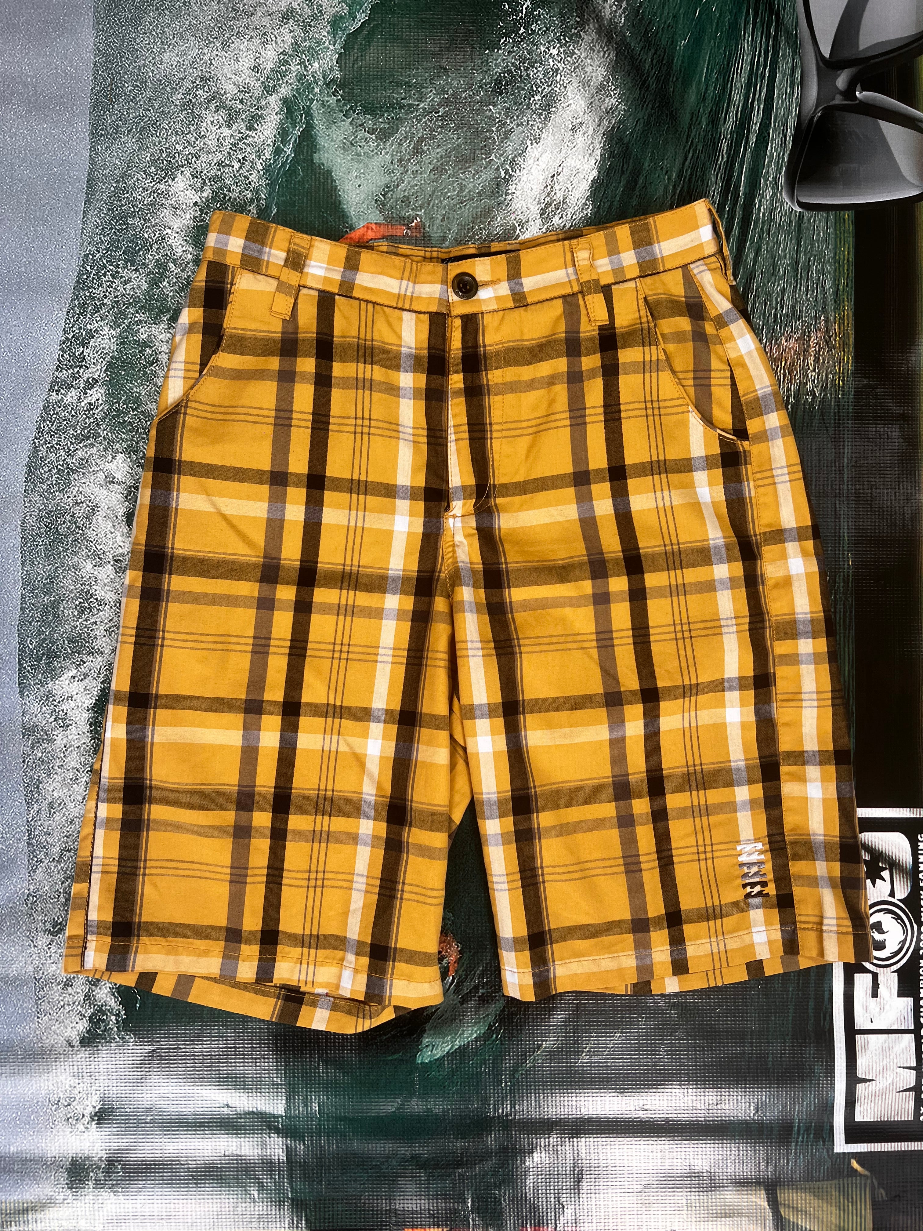 Y2K Billabong Plaid Shorts Yellow Check (30)