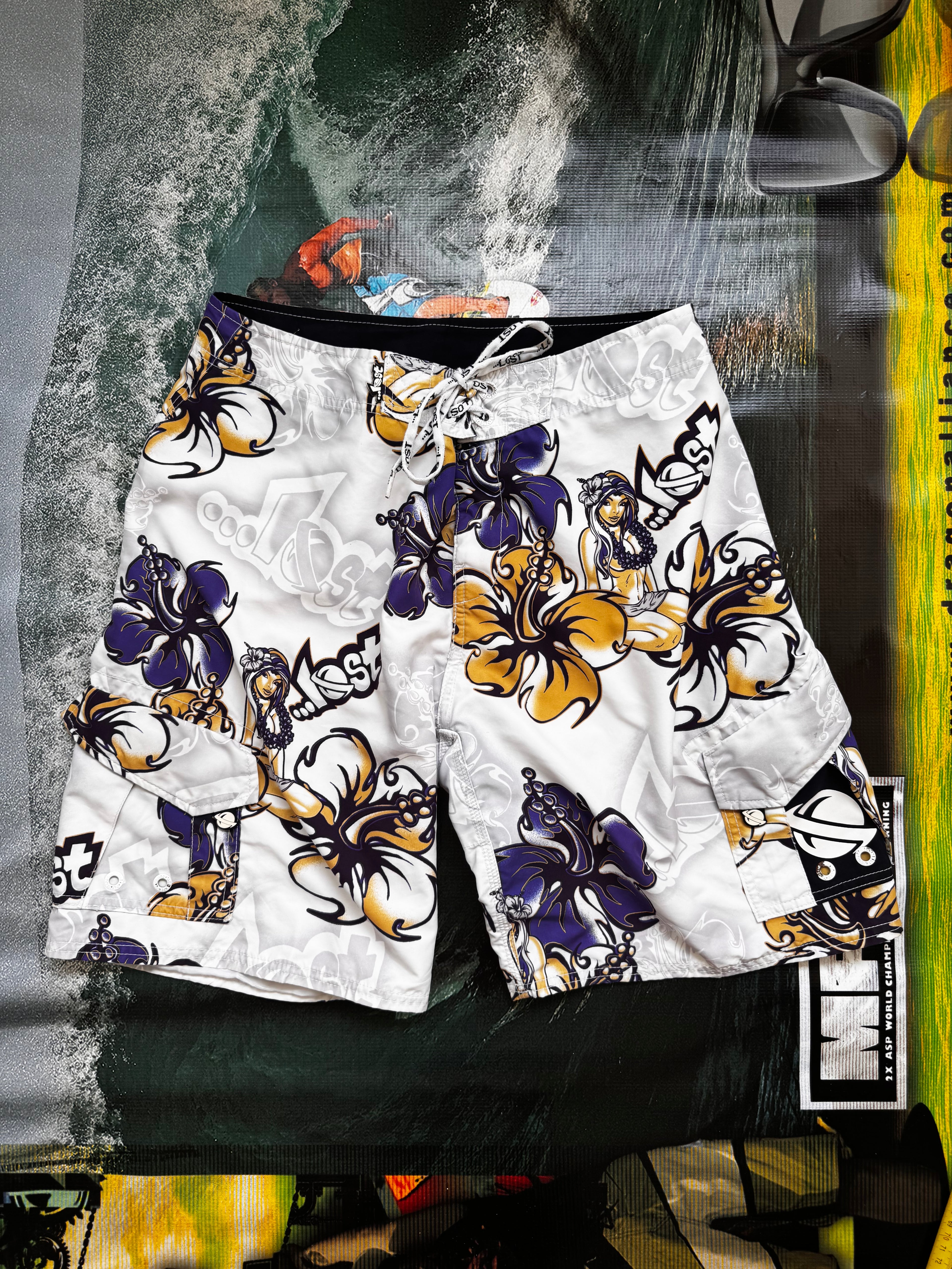 Y2K Lost boardshorts white purple yellow size 32