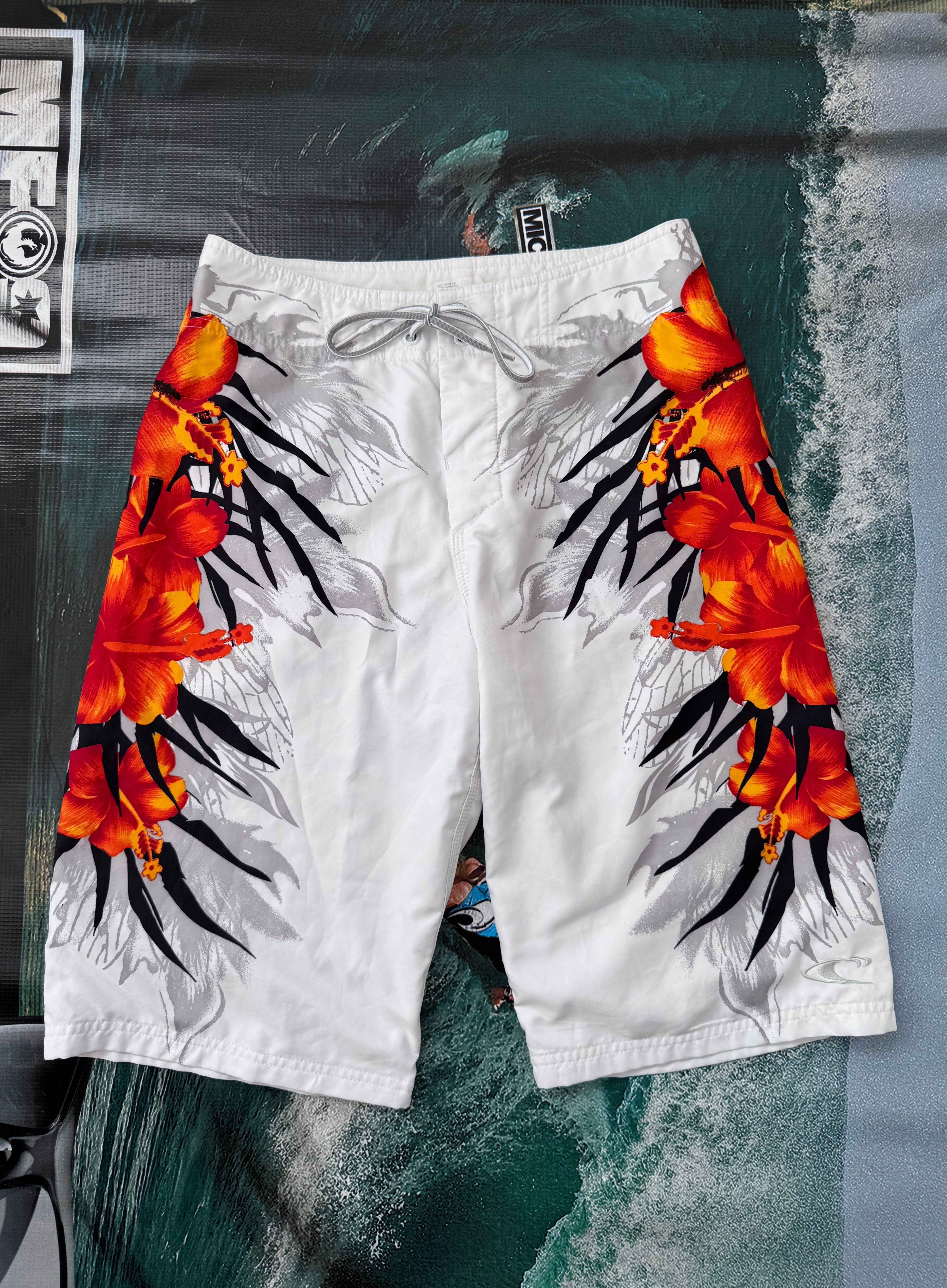 Y2K O'Neill Floral boardshorts black/white size 28 – front view