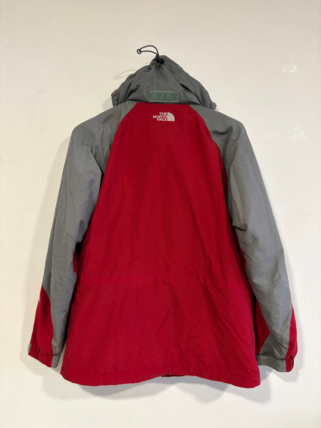 2000’s The North Face HyVent Jacket Red Size S