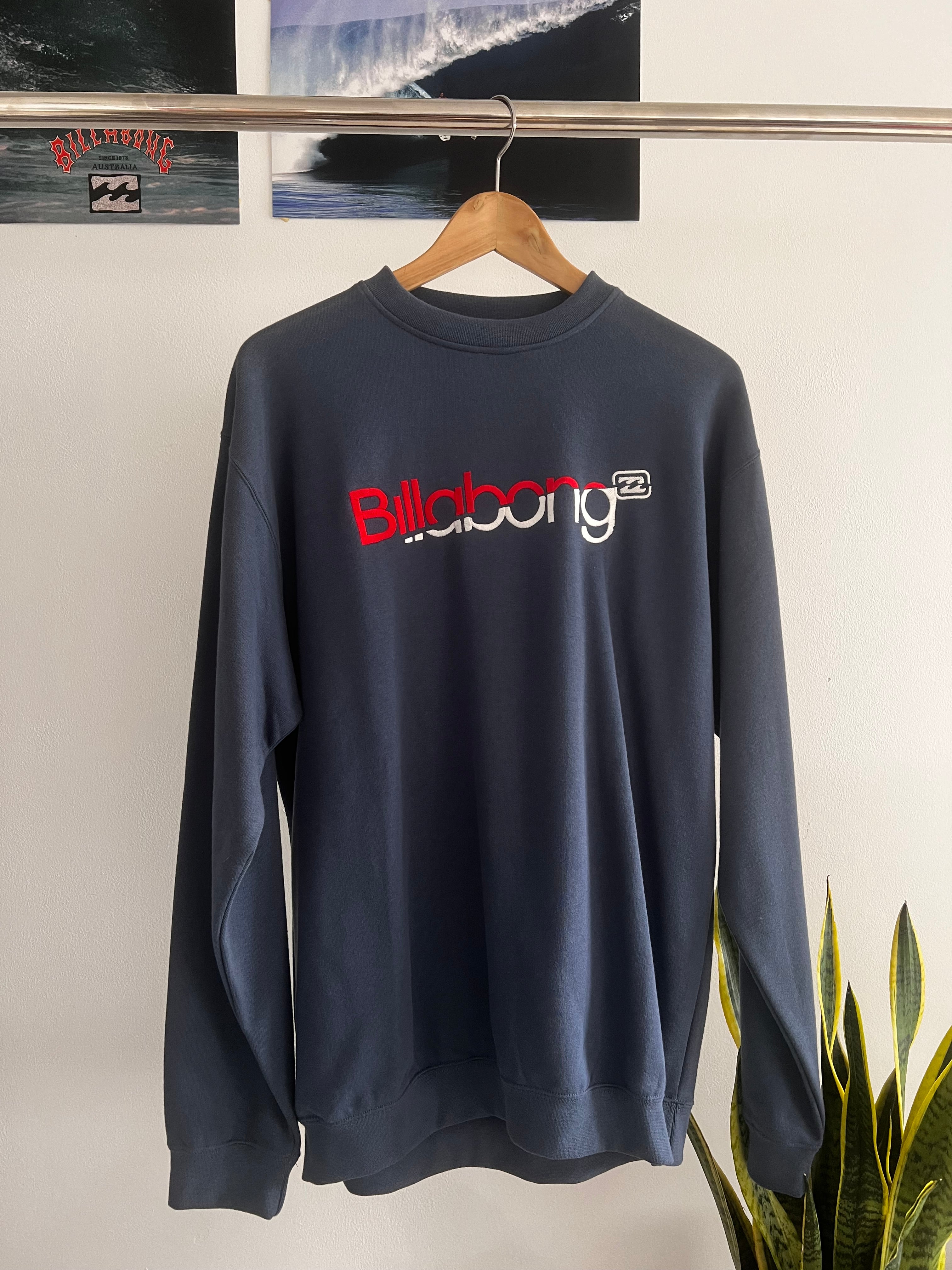 2000’s Billabong Crewneck Navy Embroidered Logo (M) DEADSTOCK