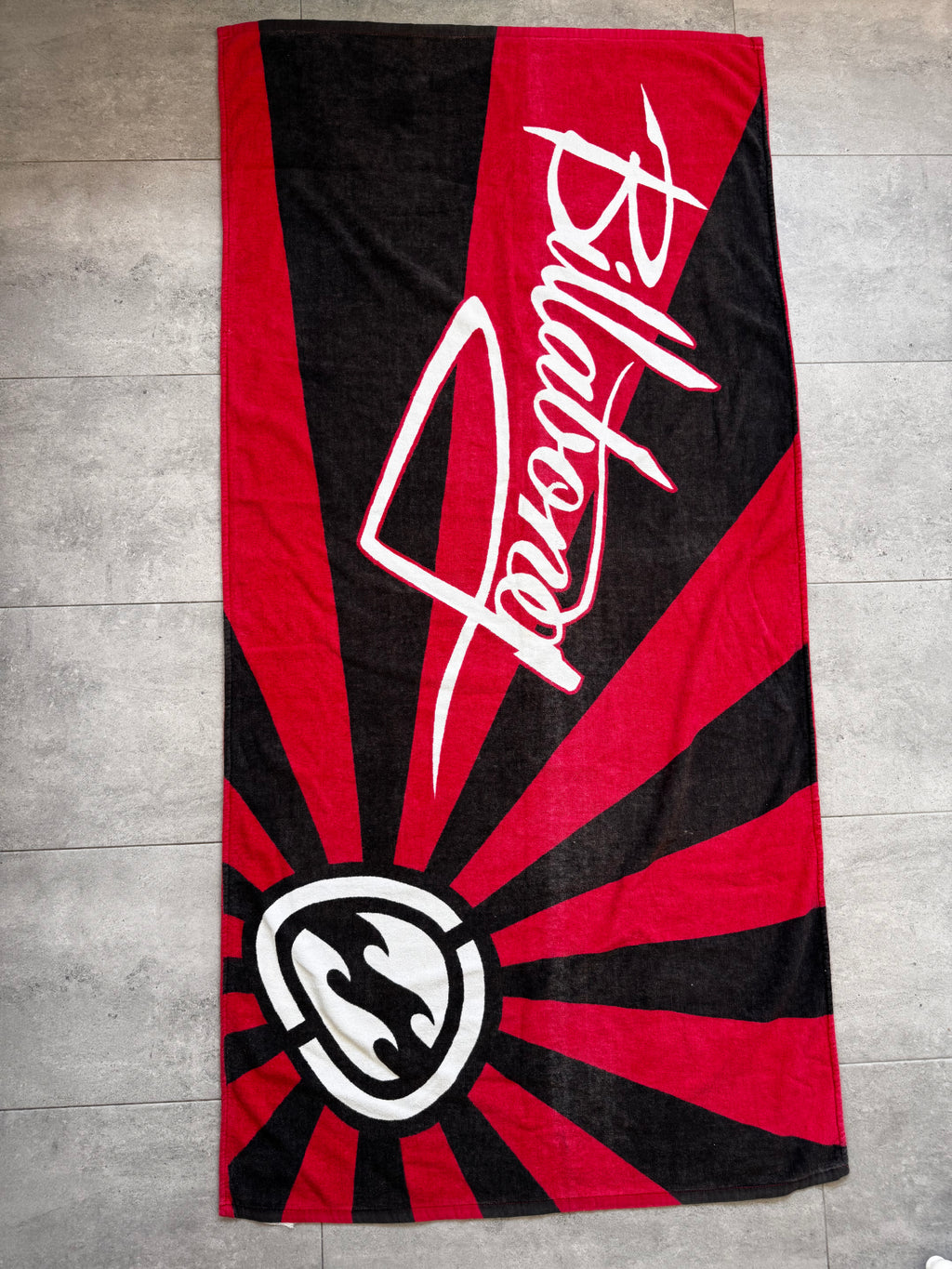Vintage Y2K Billabong Rising Sun beach towel, print detail