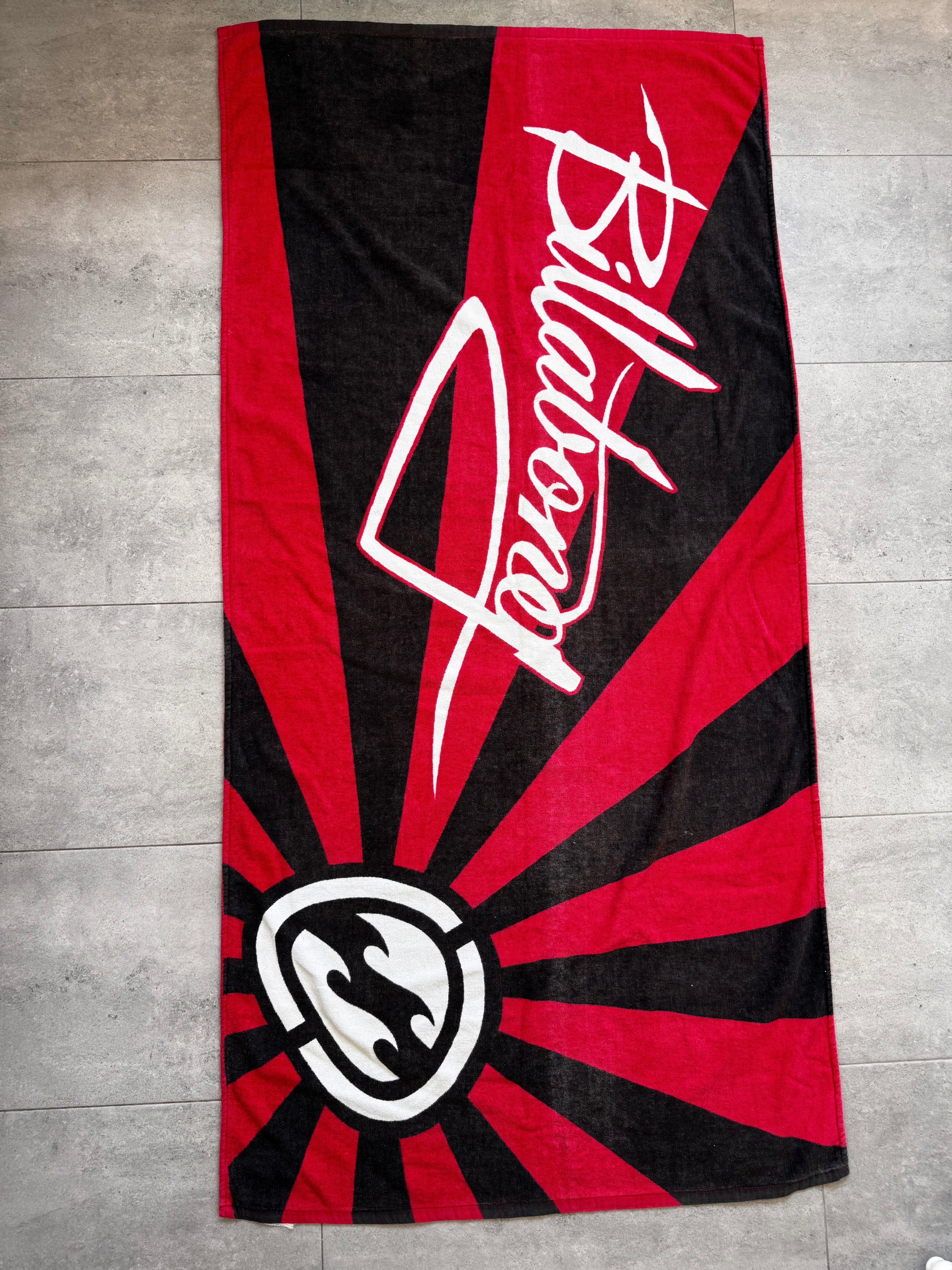 Vintage Y2K Billabong Rising Sun beach towel, print detail
