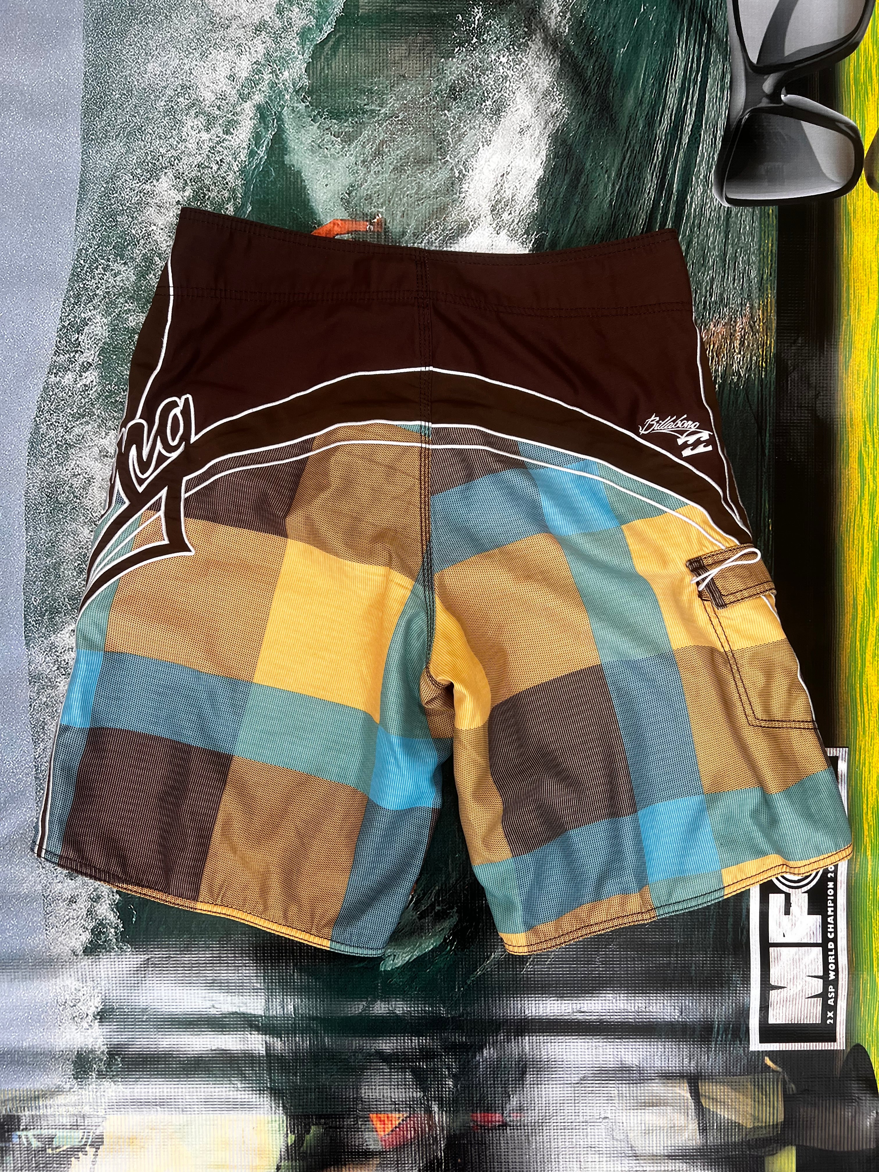 Y2K BILLABONG MARK OCCHILUPO SIGNATURE BOARDIES (33)