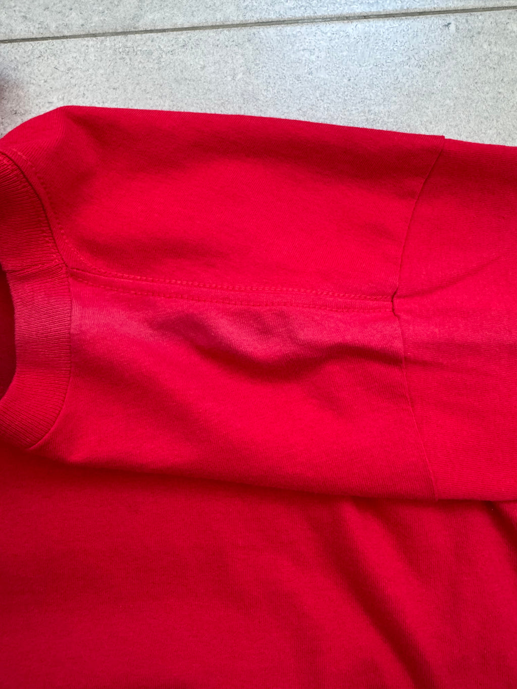 Vintage World Industries skate t-shirt, red - shoulder fading detail