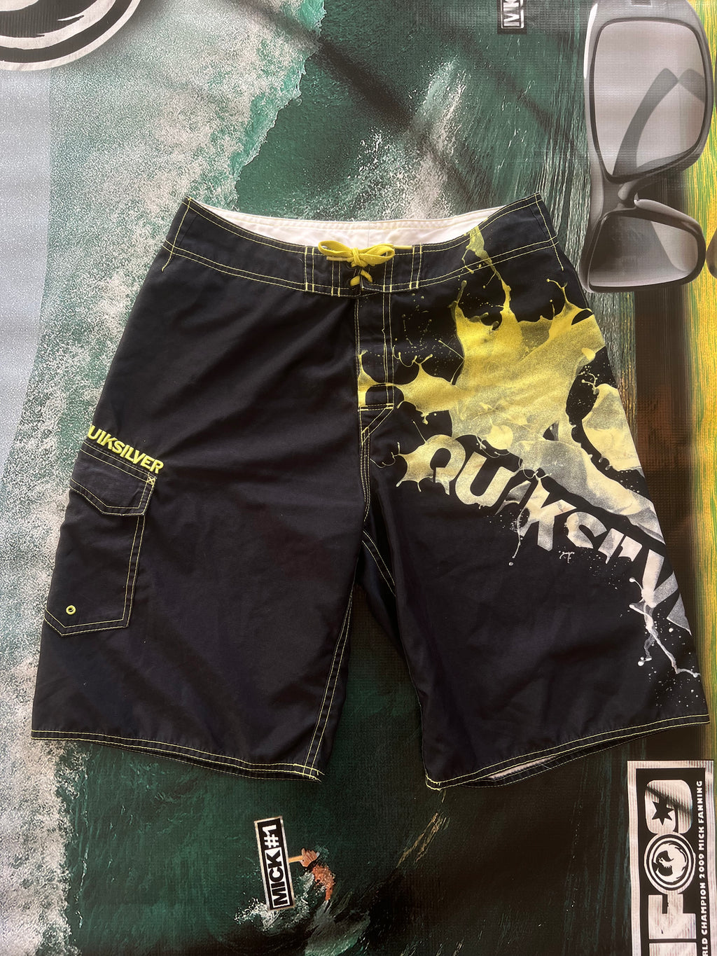 Y2K Quiksilver Boardshorts (16Y)