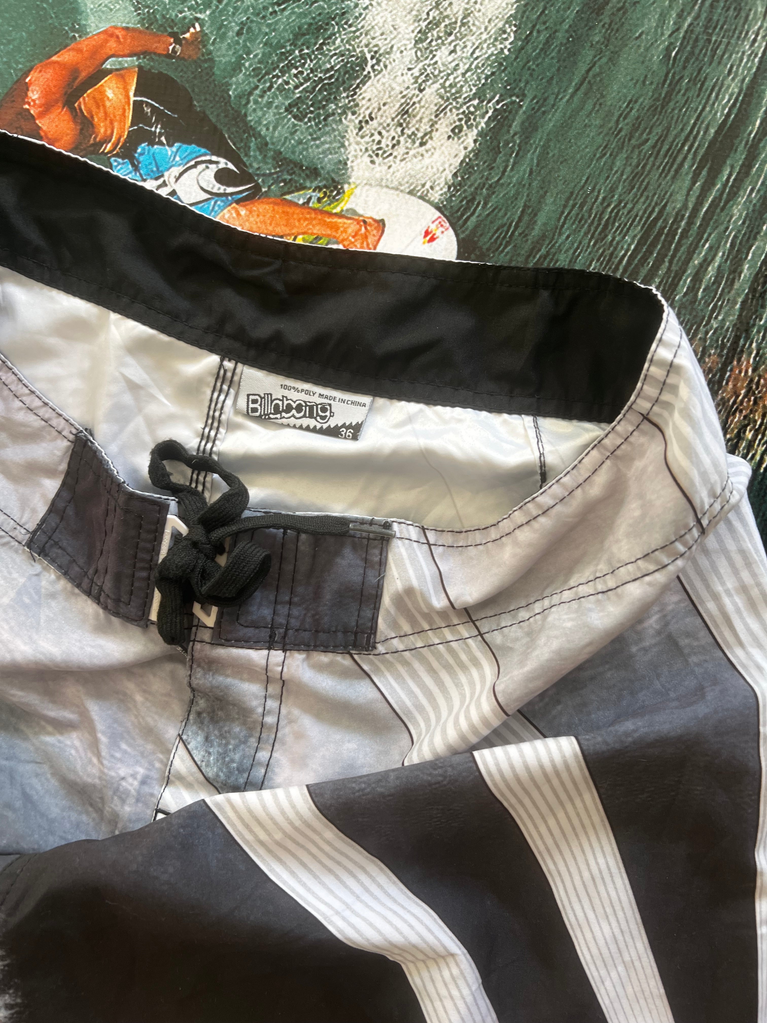 Y2K Billabong Andy Irons Pipe Masters Rising Sun Boardies (36)