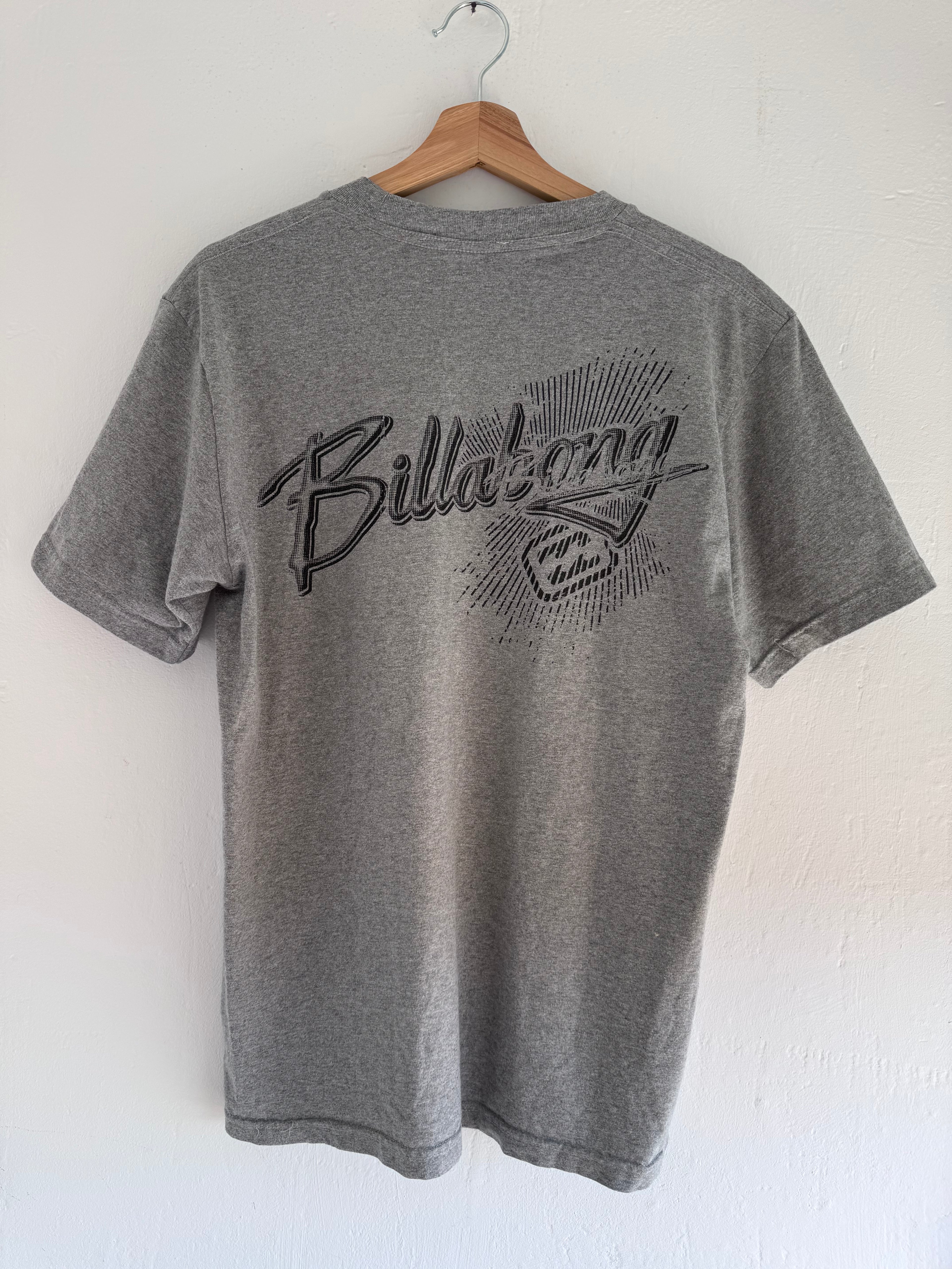 Y2K Billabong t-shirt grey size M – back view