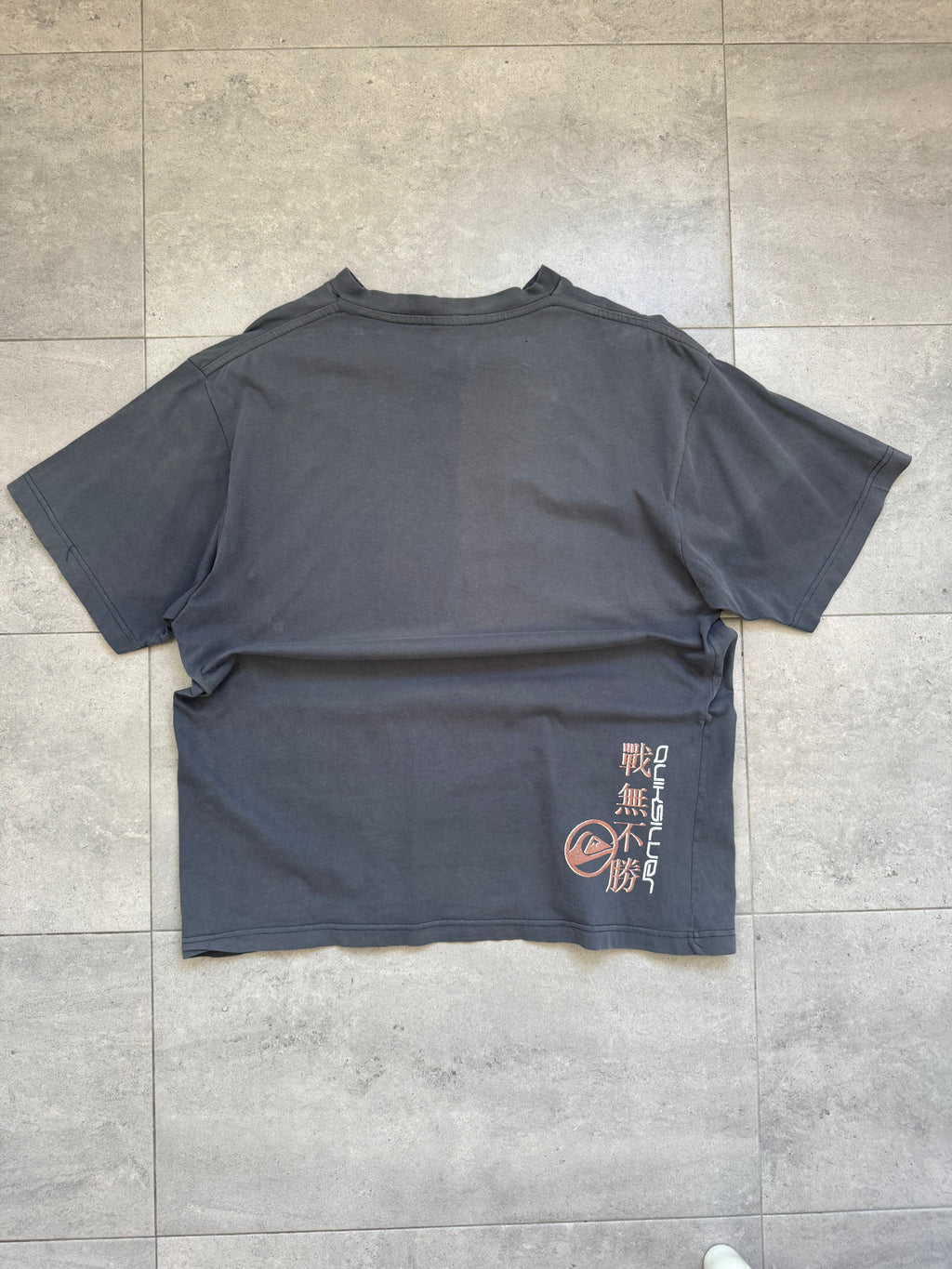 Vintage 90s Quiksilver t-shirt, faded dark grey, size L - back