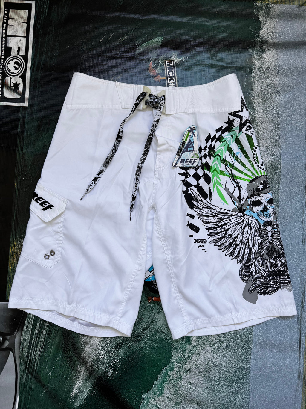 Y2K Reef brand new boardshorts waist 32 — deadstock with tags — Backwash VTG