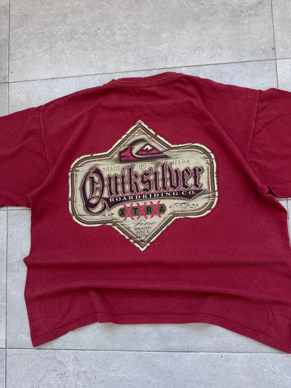 Vintage 90s Quiksilver surf t-shirt, red - back print detail