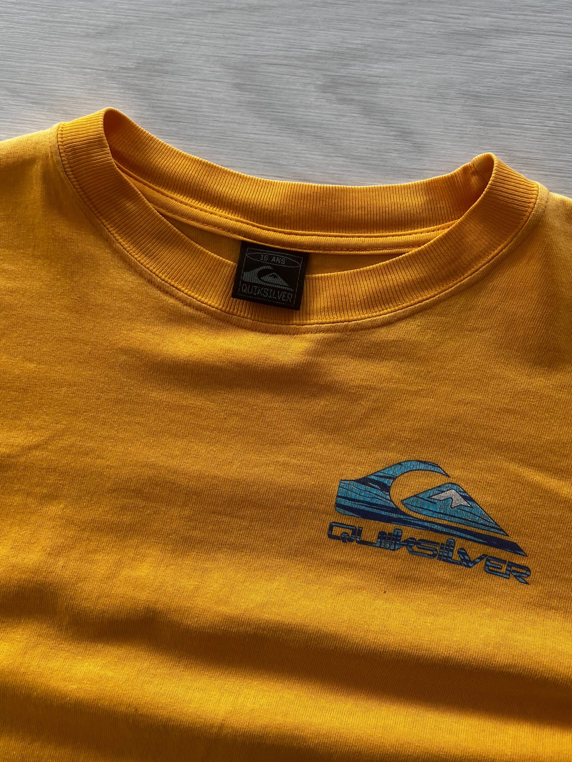 2000’s Quiksilver T-shirt (16Y) Fit S / M