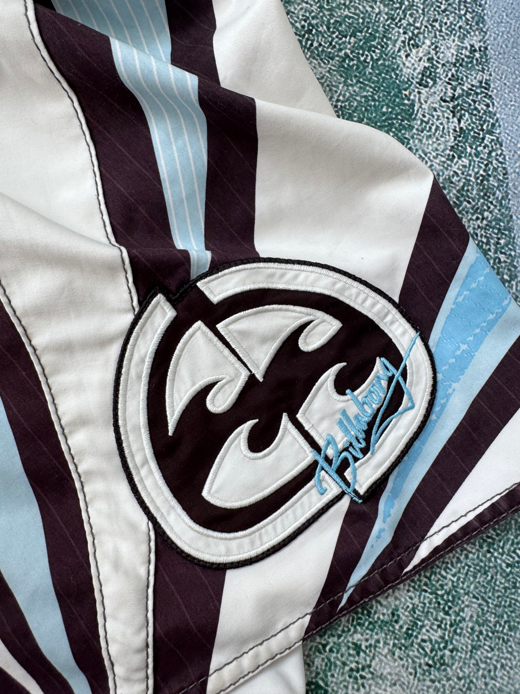 Y2K Billabong Andy Irons boardshorts blue/white/black size 32 – detail view