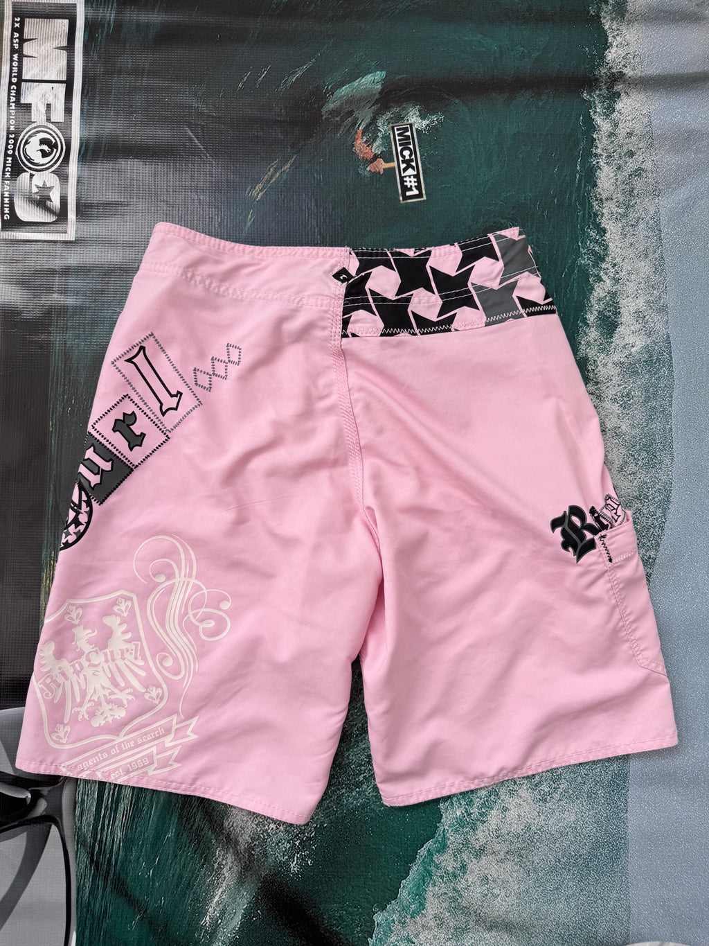 Y2K Rip Curl Opium boardshorts pink/black size 30 – detail view