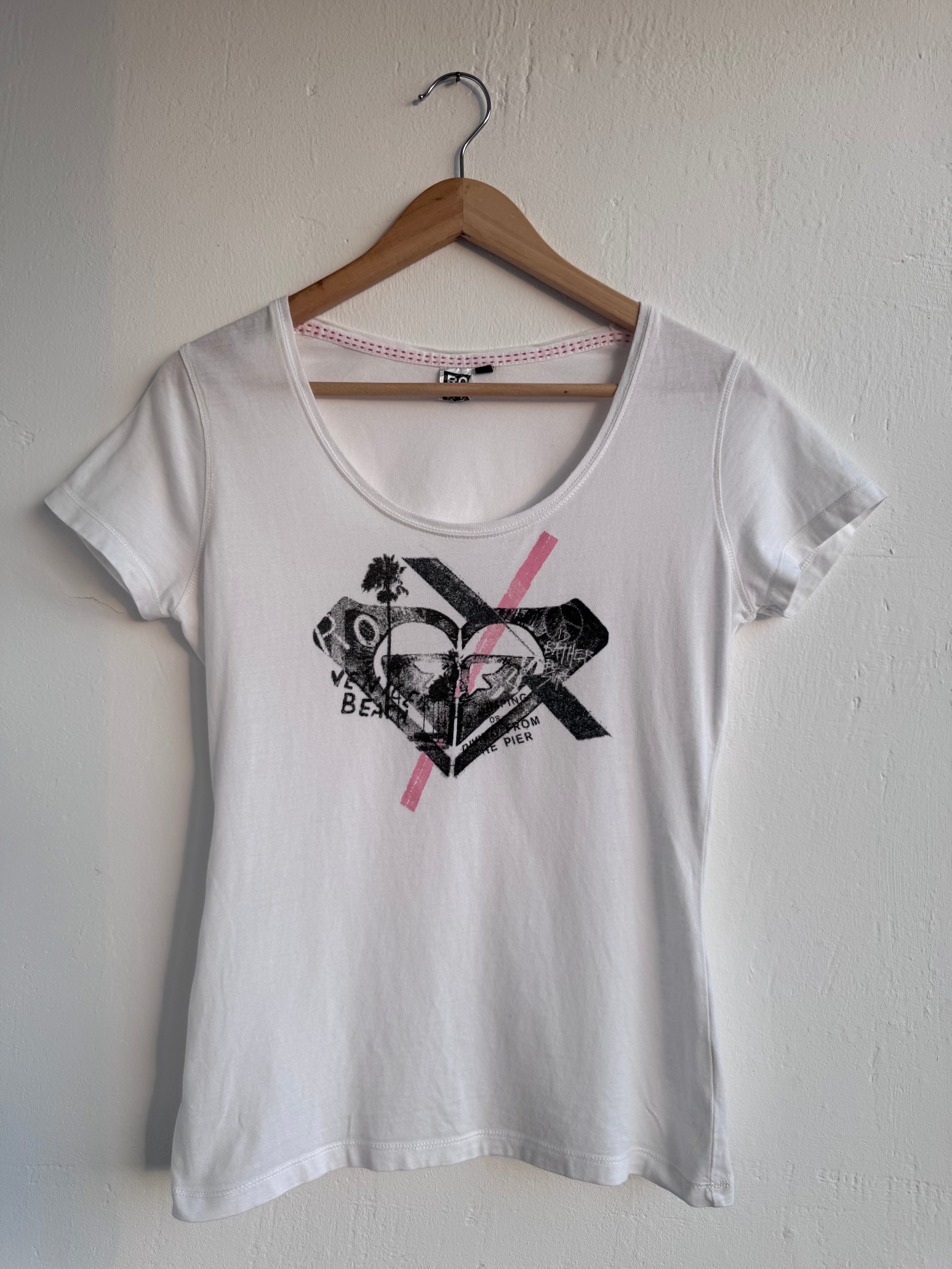 Y2K Roxy shirt in white, size XS, vintage surf womenswear - front view
