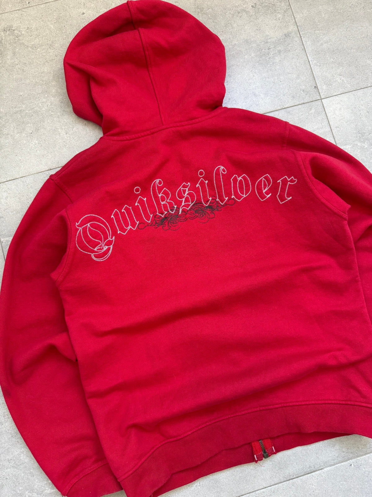 Vintage Y2K Quiksilver sweatshirt, red, size S - front