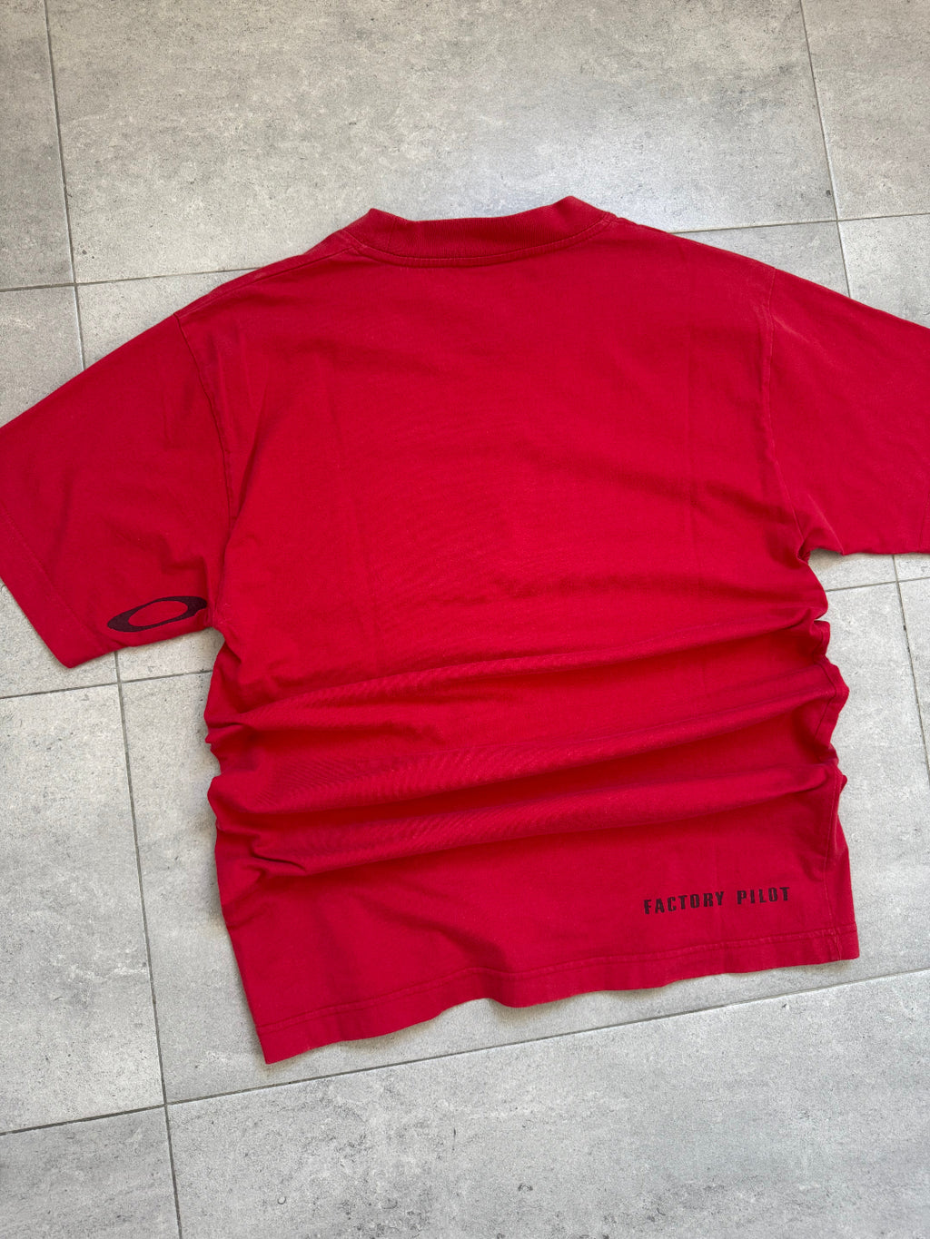 Vintage 2000s Oakley Factory Pilot t-shirt, red - graphic detail