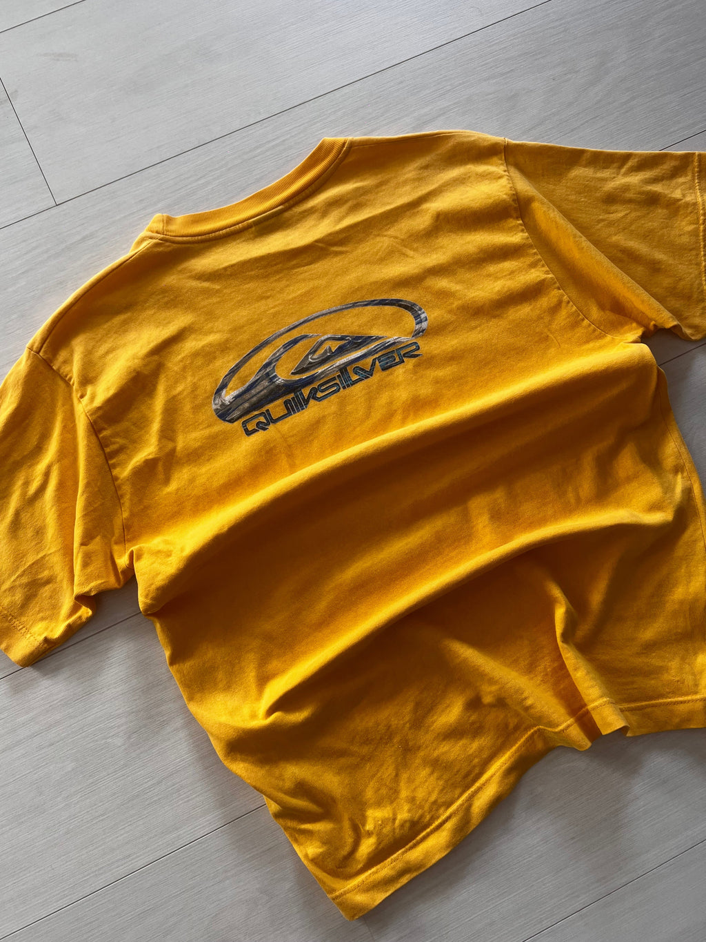 2000’s Quiksilver T-shirt (16Y) Fit S / M