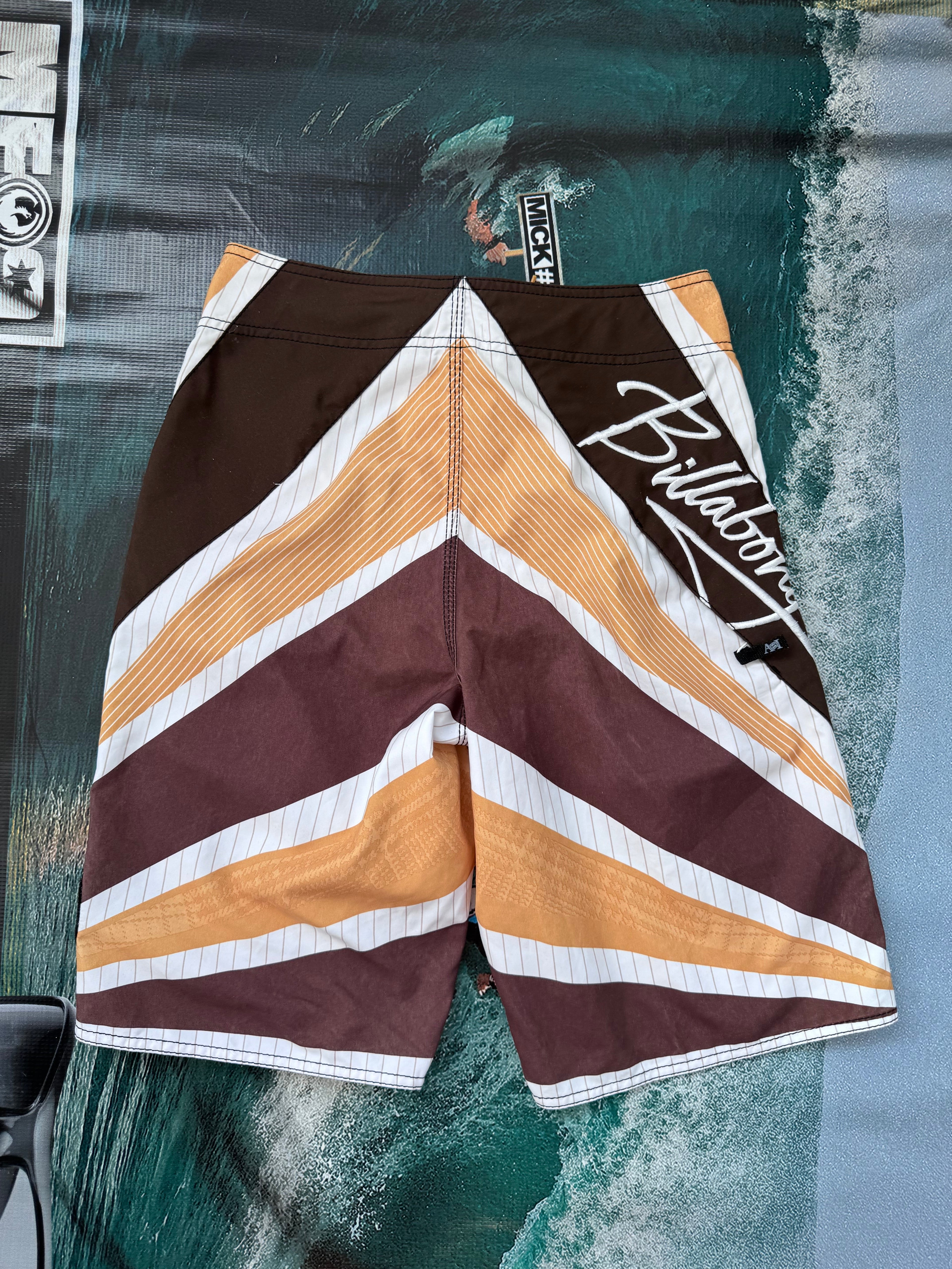 Y2K Billabong Andy Irons boardshorts yellow mustard/white/brown size 28 – detail view