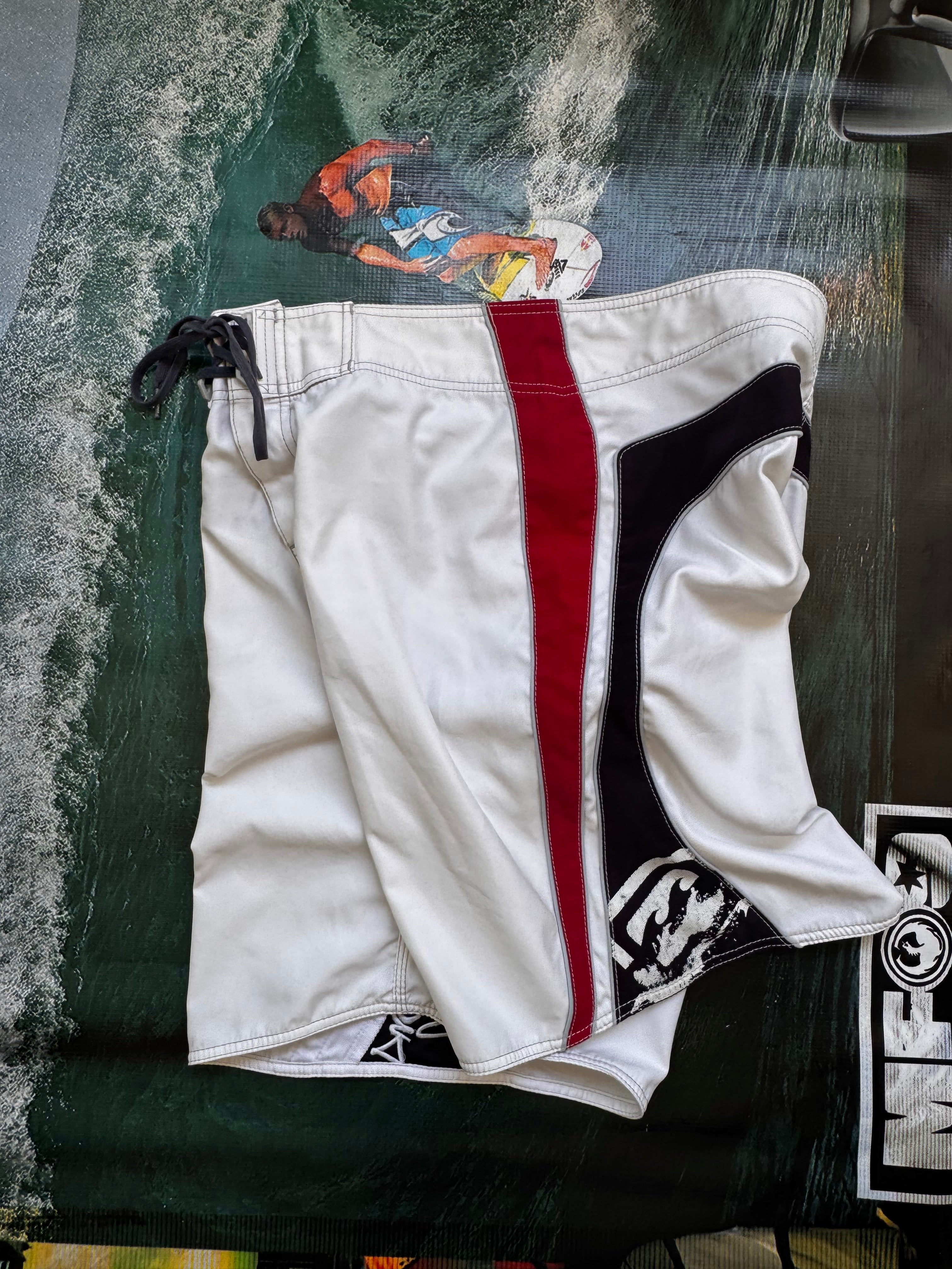Y2K Billabong Andy Irons 3x World Champion Boardshorts (33*)